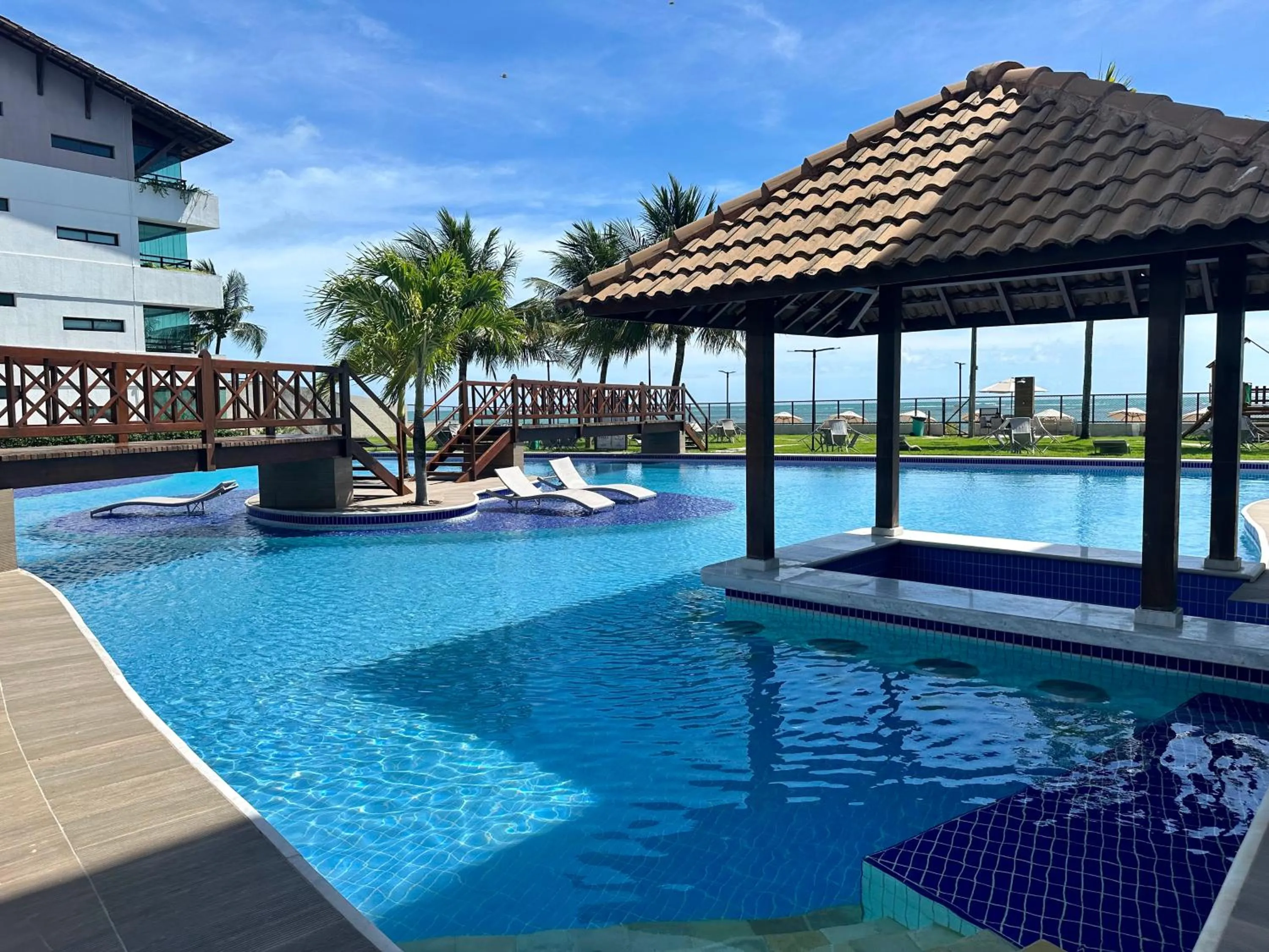 Pool view in Flat Luxo - Pé na Areia - Maui Beach Residence