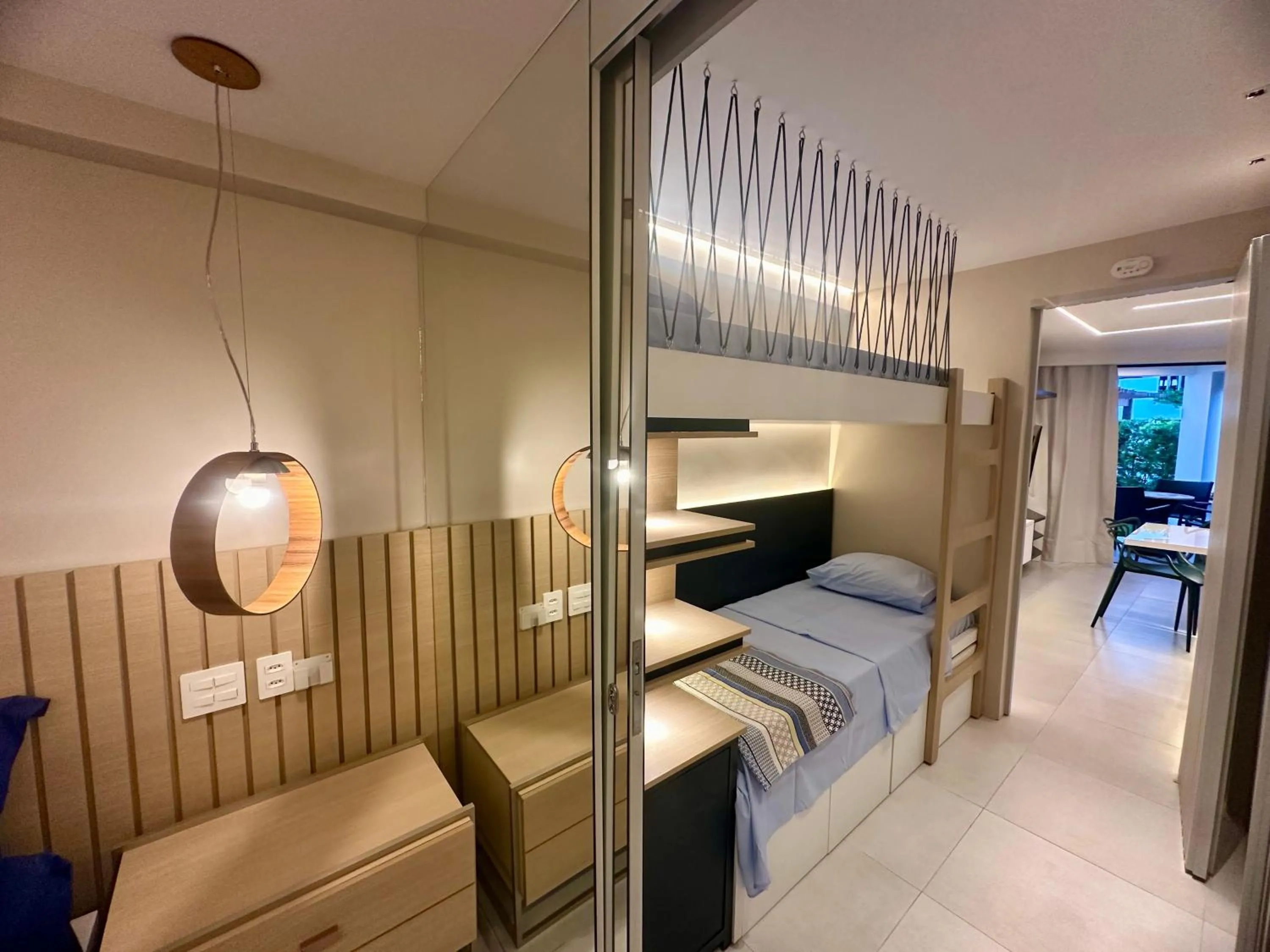 Photo of the whole room, Bed in Flat Luxo - Pé na Areia - Maui Beach Residence