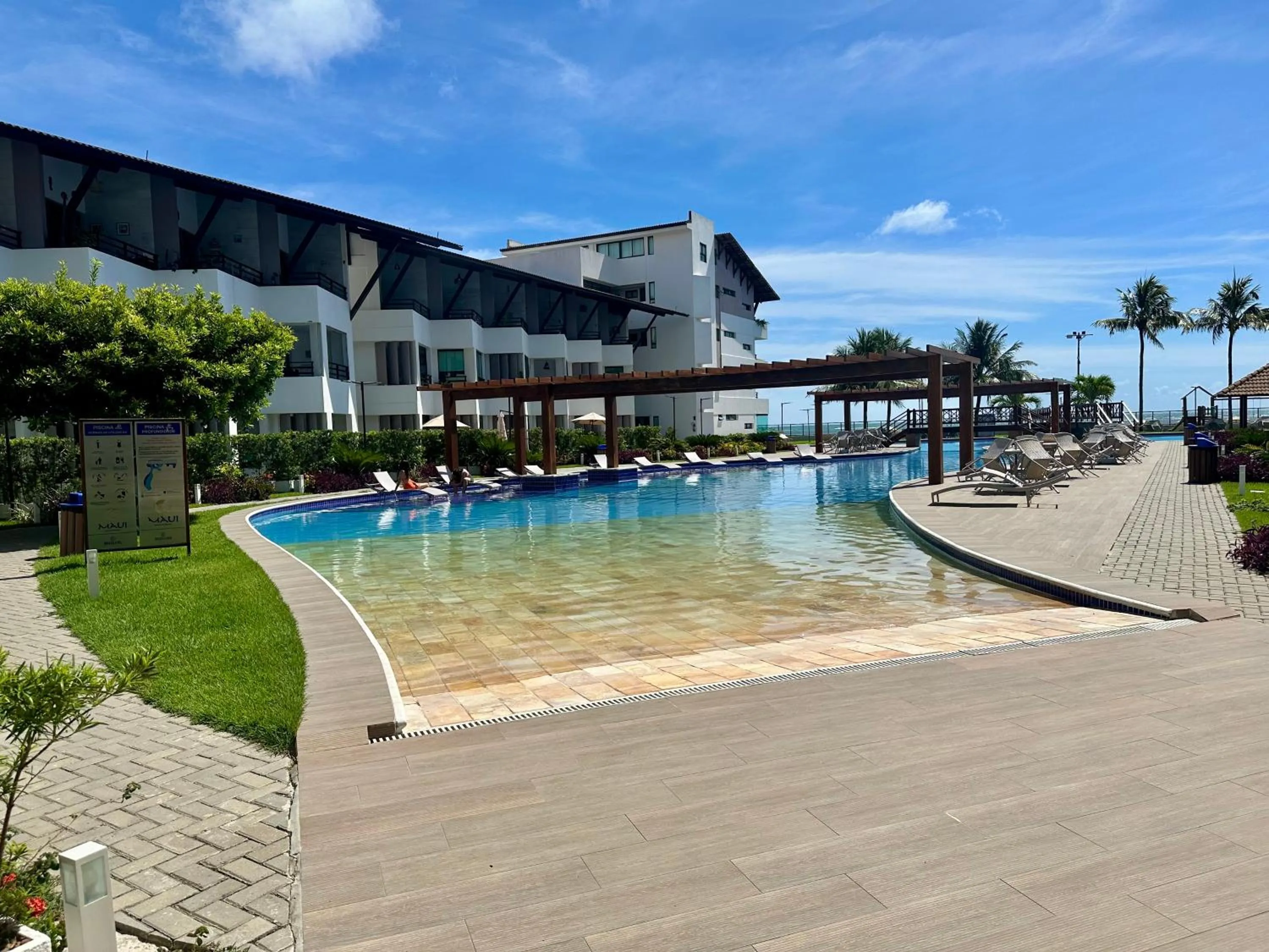 Swimming pool in Flat Luxo - Pé na Areia - Maui Beach Residence