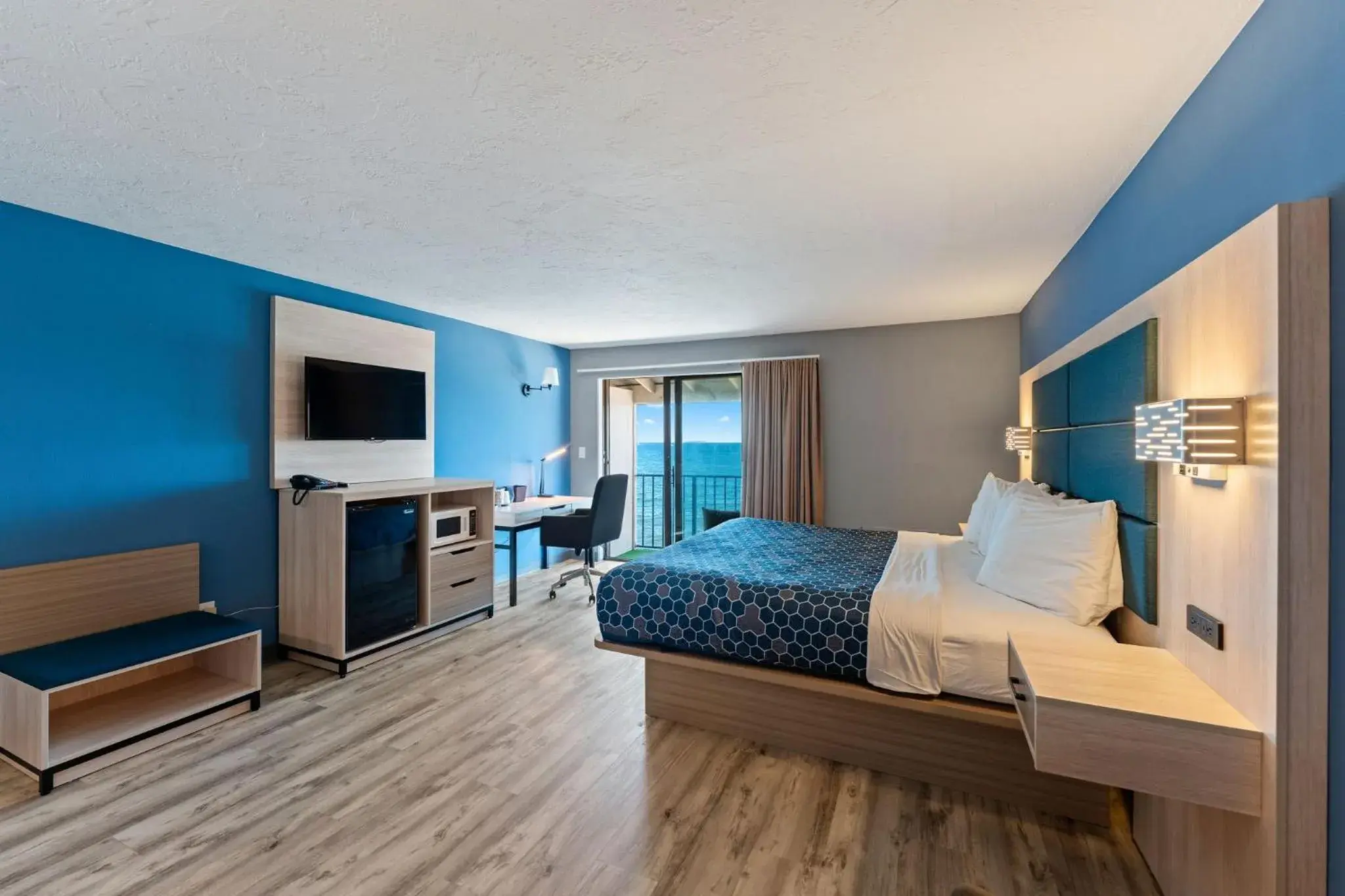 Deluxe King Room - Oceanfront in Pilgrim Sands on Long Beach Deluxe King Room - Oceanfront in Pilgrim Sands on Long Beach