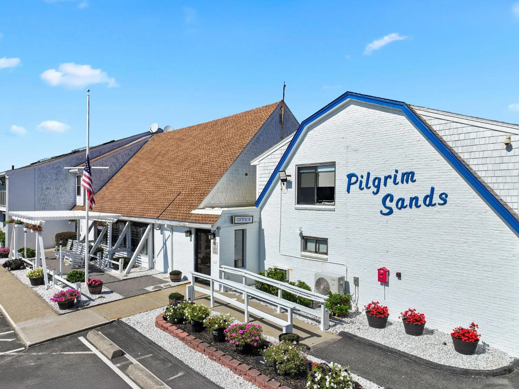 Property building in Pilgrim Sands on Long Beach