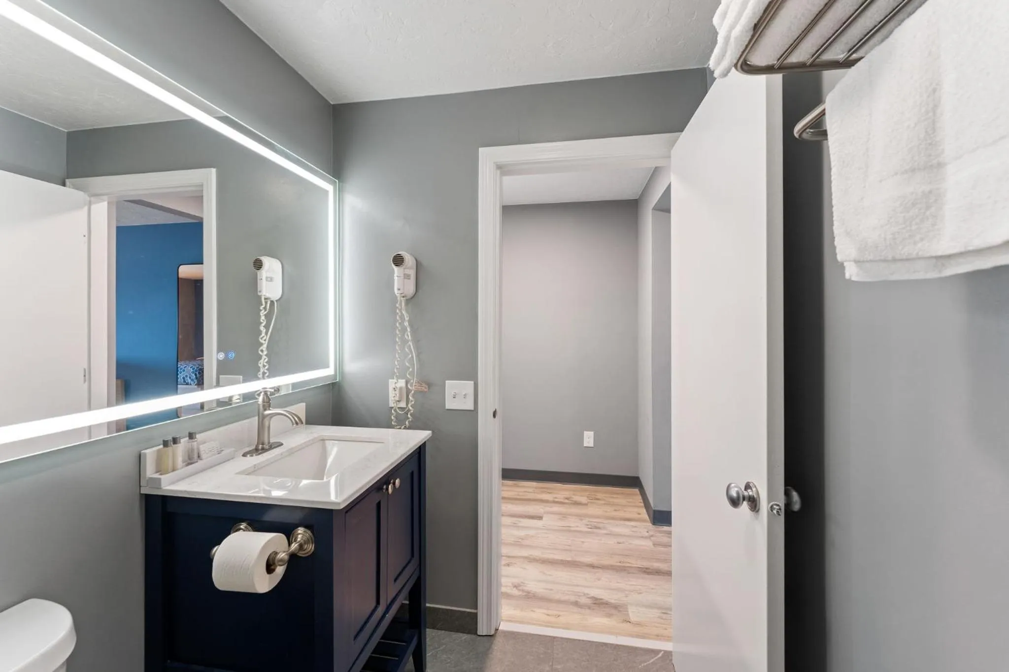 Bathroom in Pilgrim Sands on Long Beach