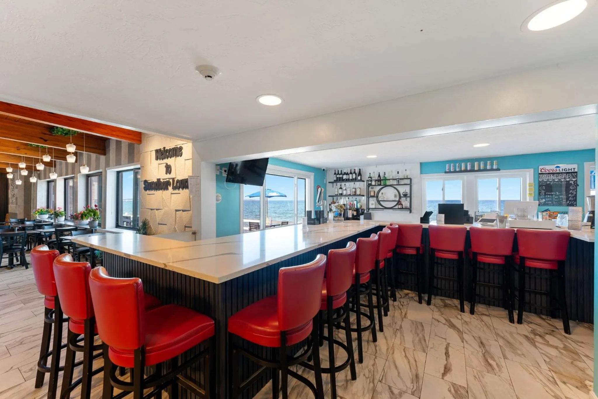 Lounge or bar in Pilgrim Sands on Long Beach