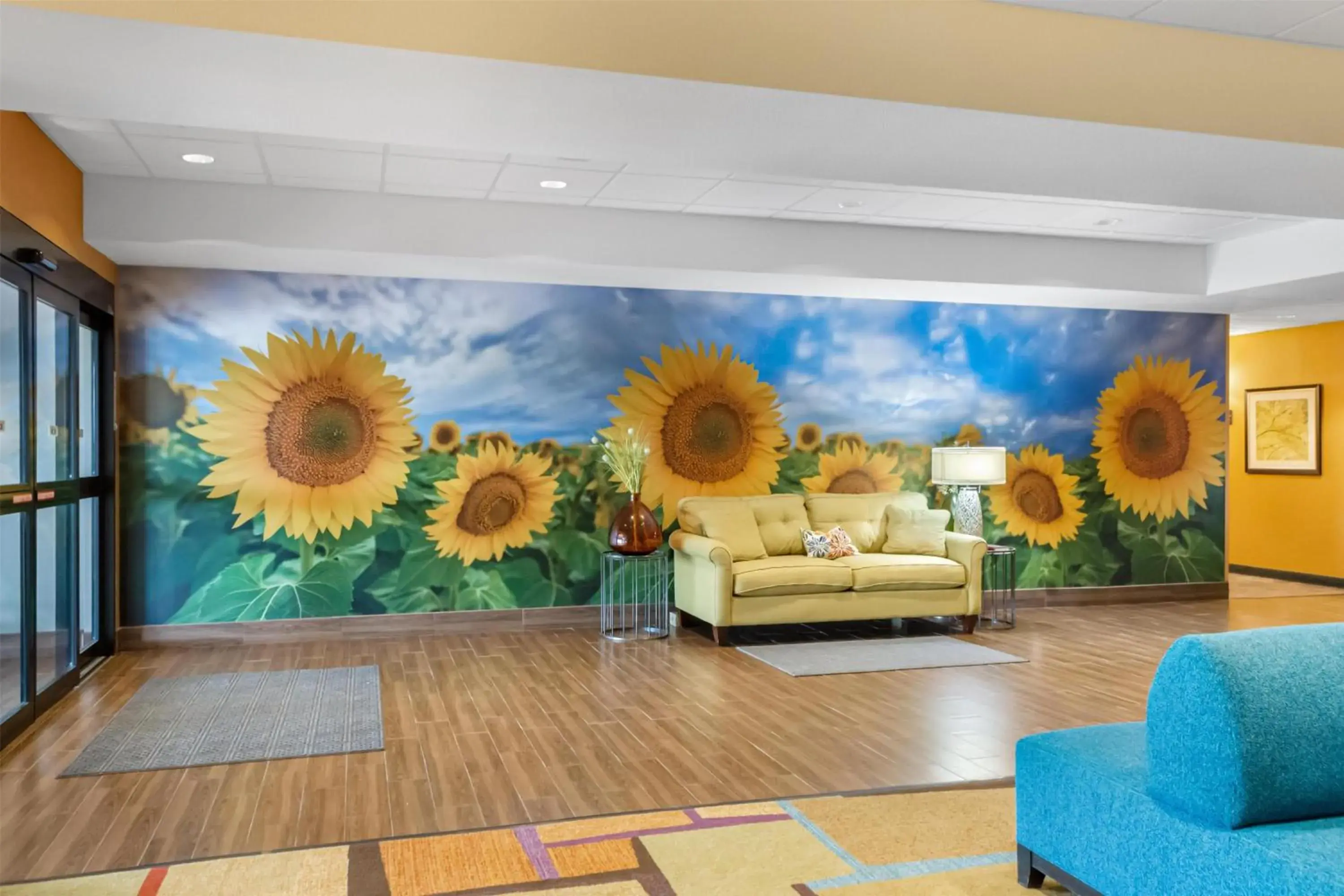 Lobby or reception in Best Western Plus Hiawatha Hotel Lobby or reception in Best Western Plus Hiawatha Hotel