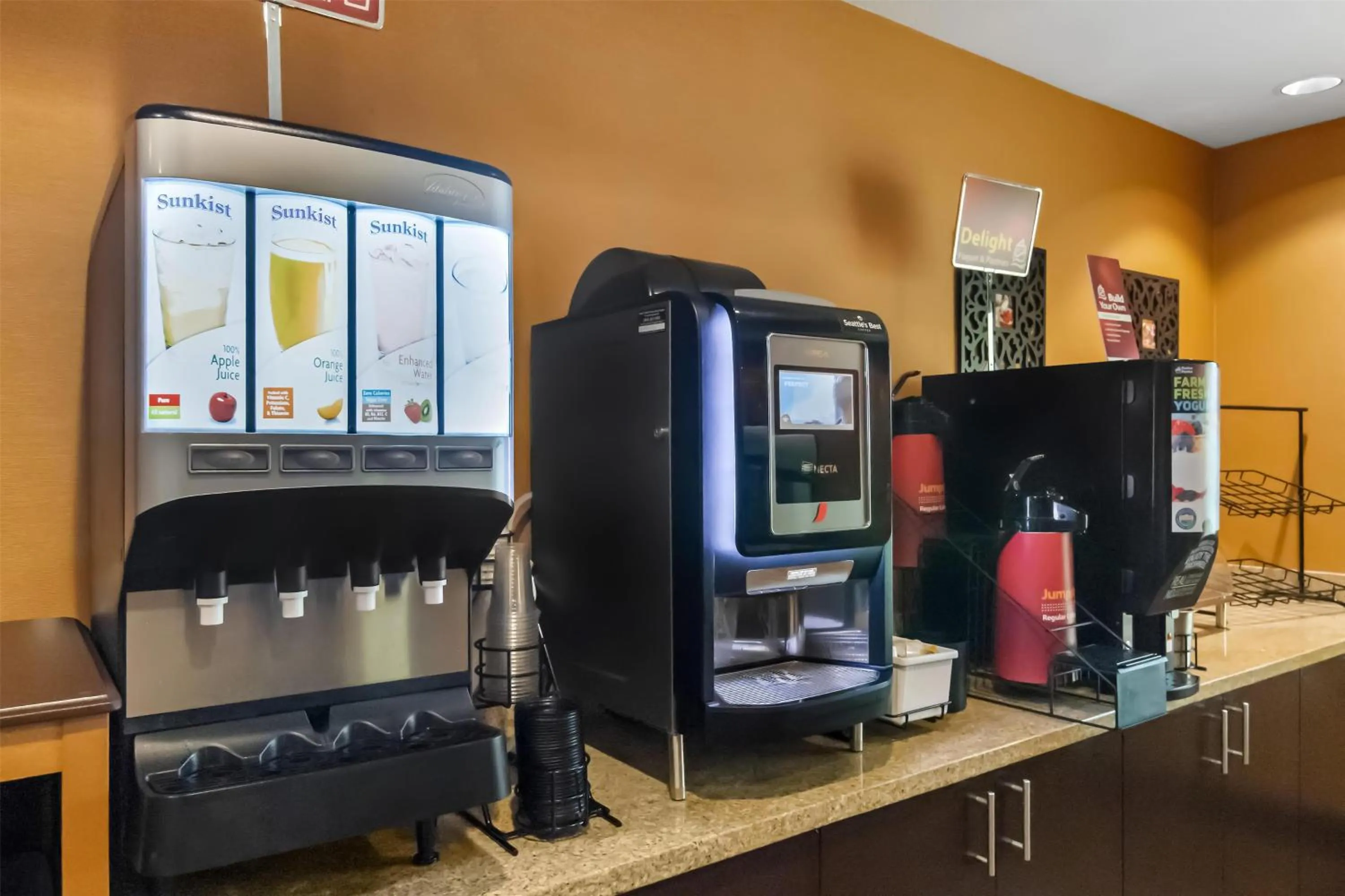 Breakfast in Best Western Plus Hiawatha Hotel