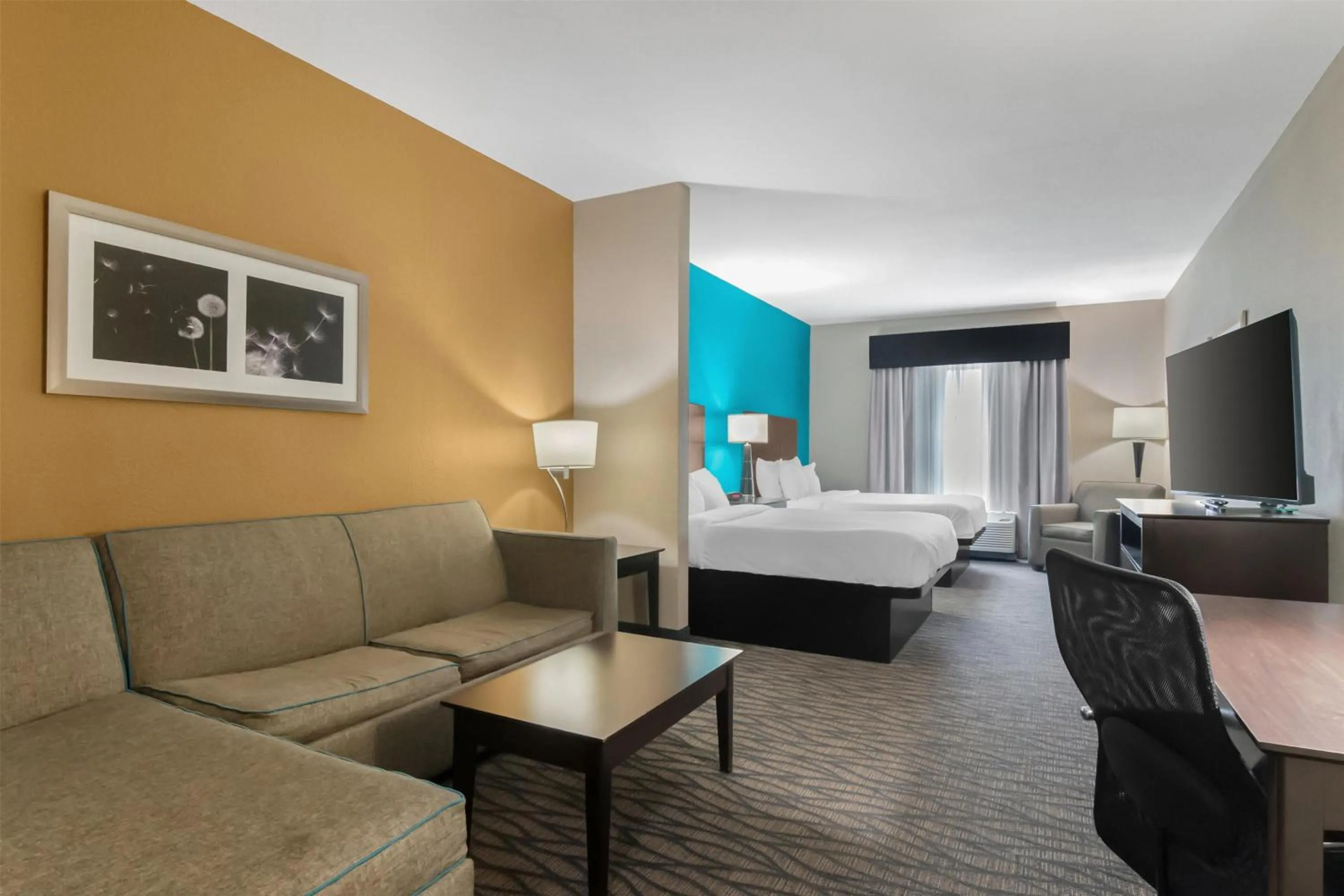 Bedroom, Bed in Best Western Plus Hiawatha Hotel