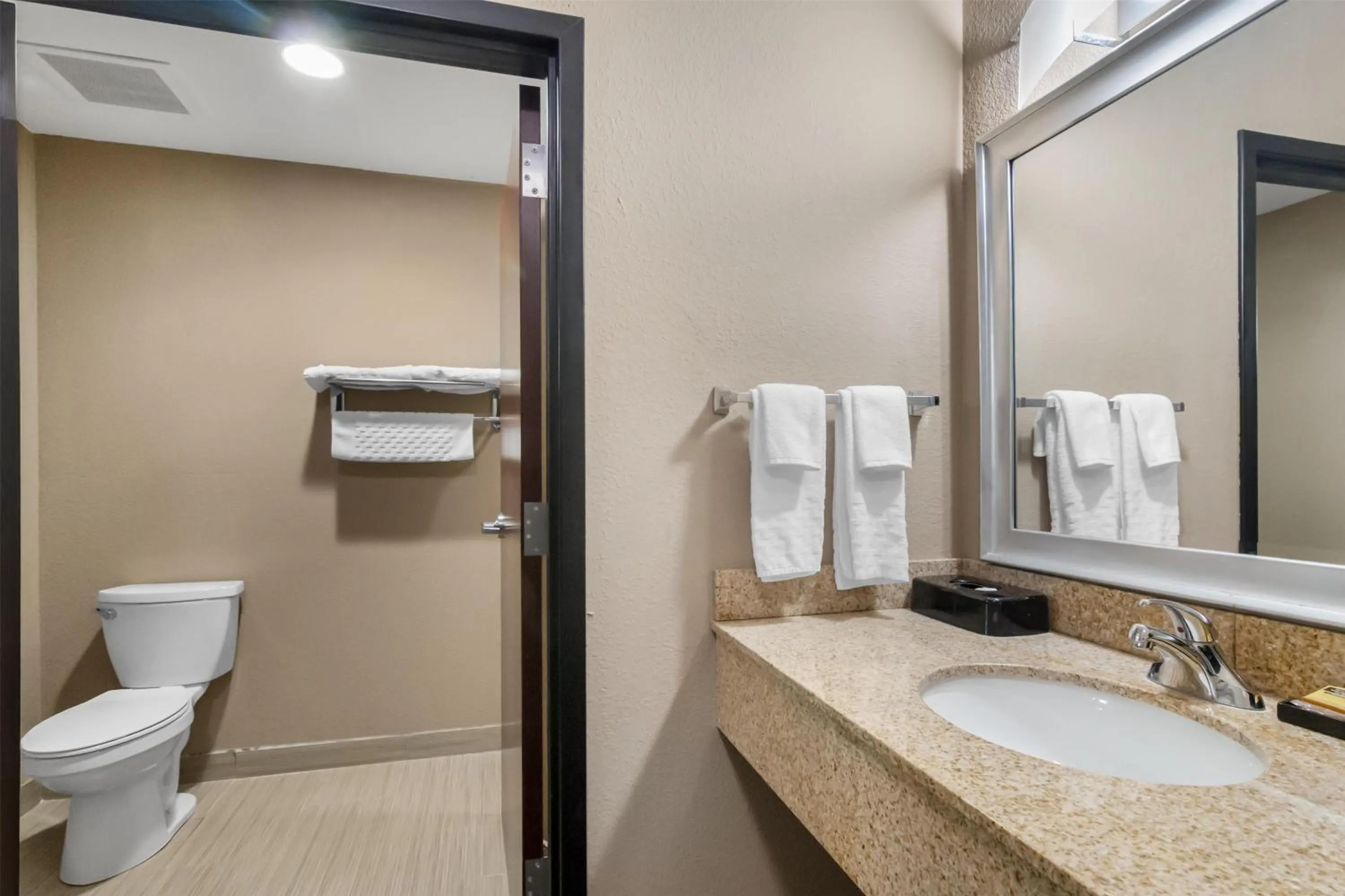 Bathroom in Best Western Plus Hiawatha Hotel