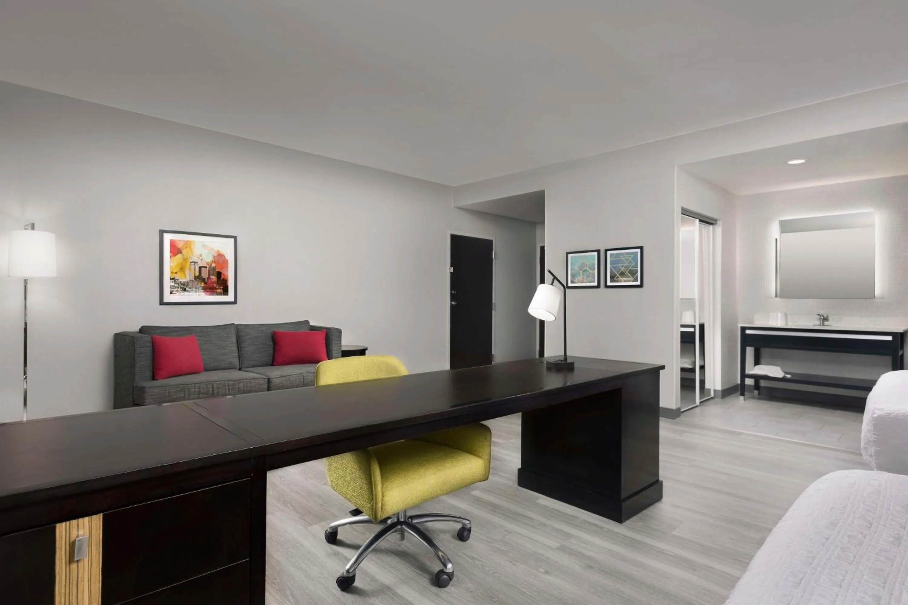 Bedroom in Hampton Inn & Suites El Paso/East