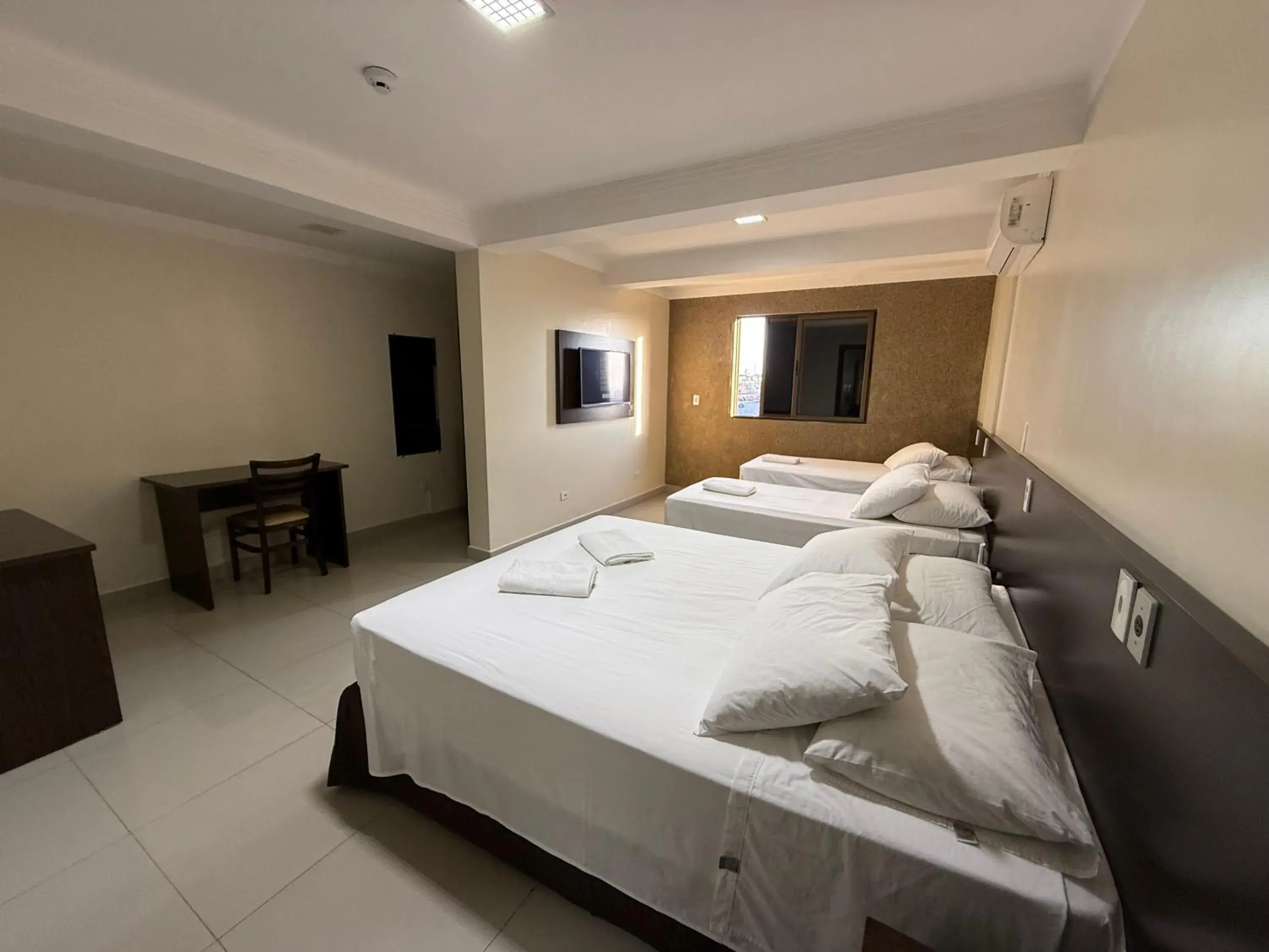 TV and multimedia, Bed in Master Gold Hotel Express TV and multimedia, Bed in Master Gold Hotel Express