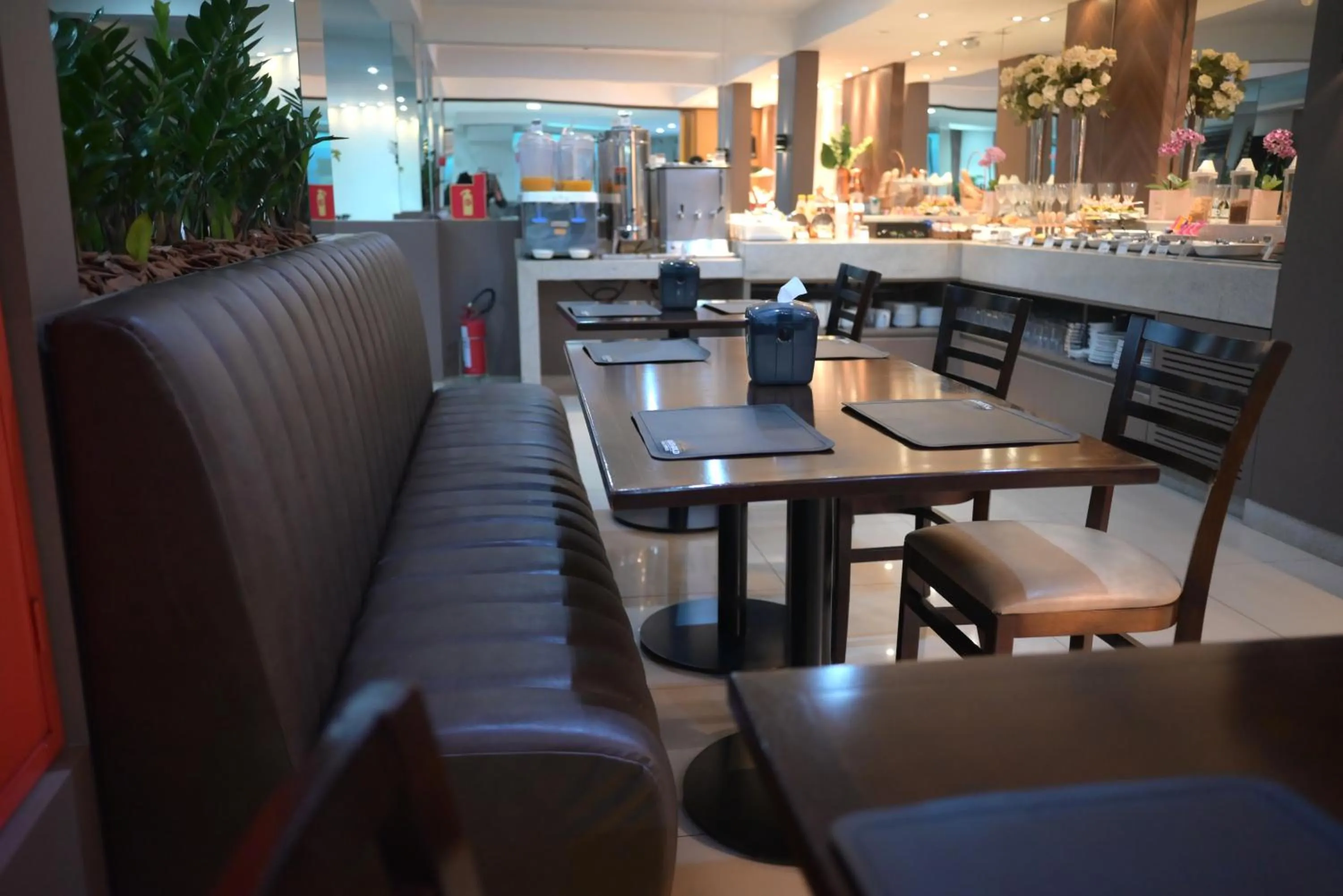 Breakfast in Master Gold Hotel Express