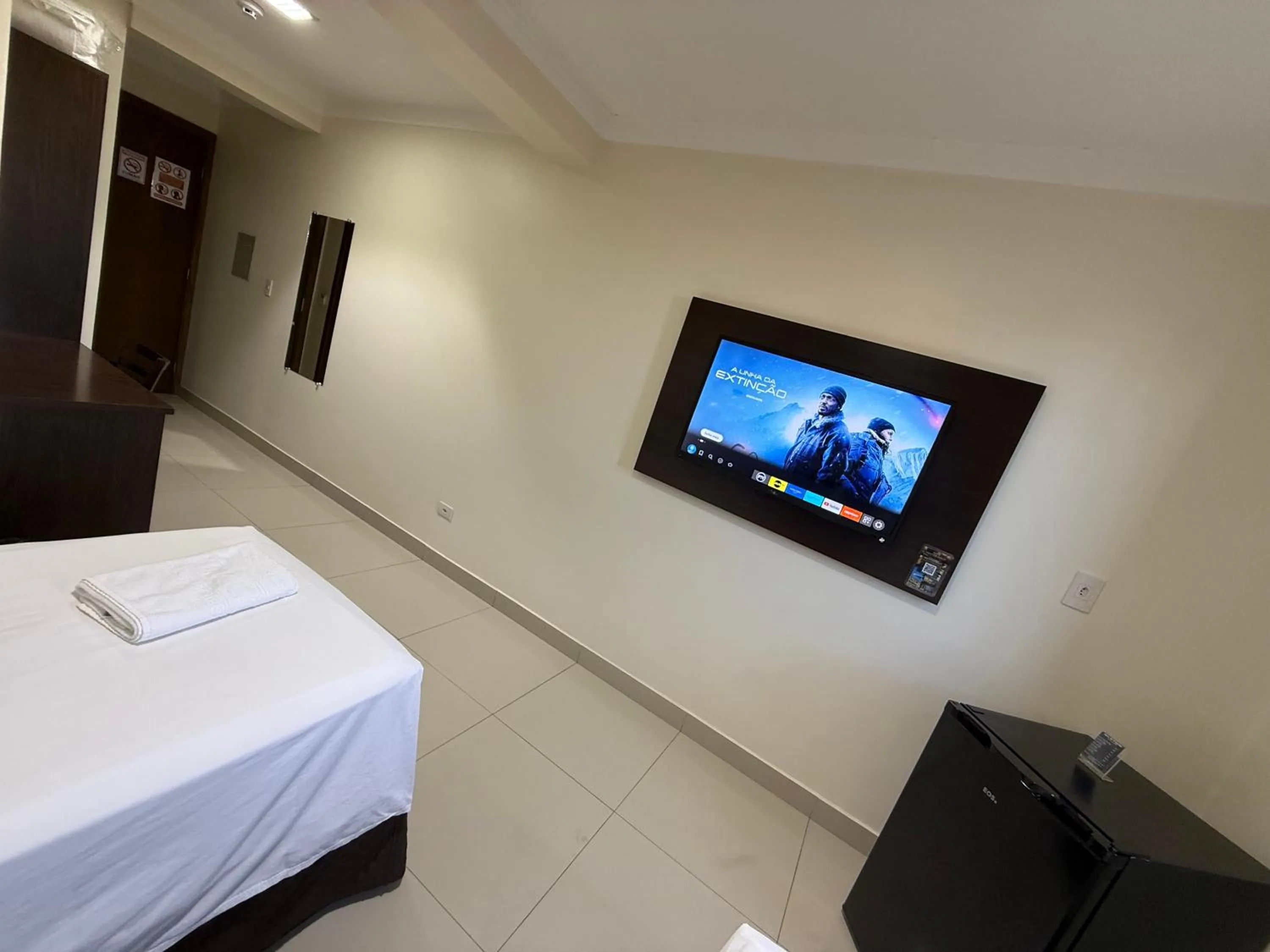 TV and multimedia, Bed in Master Gold Hotel Express