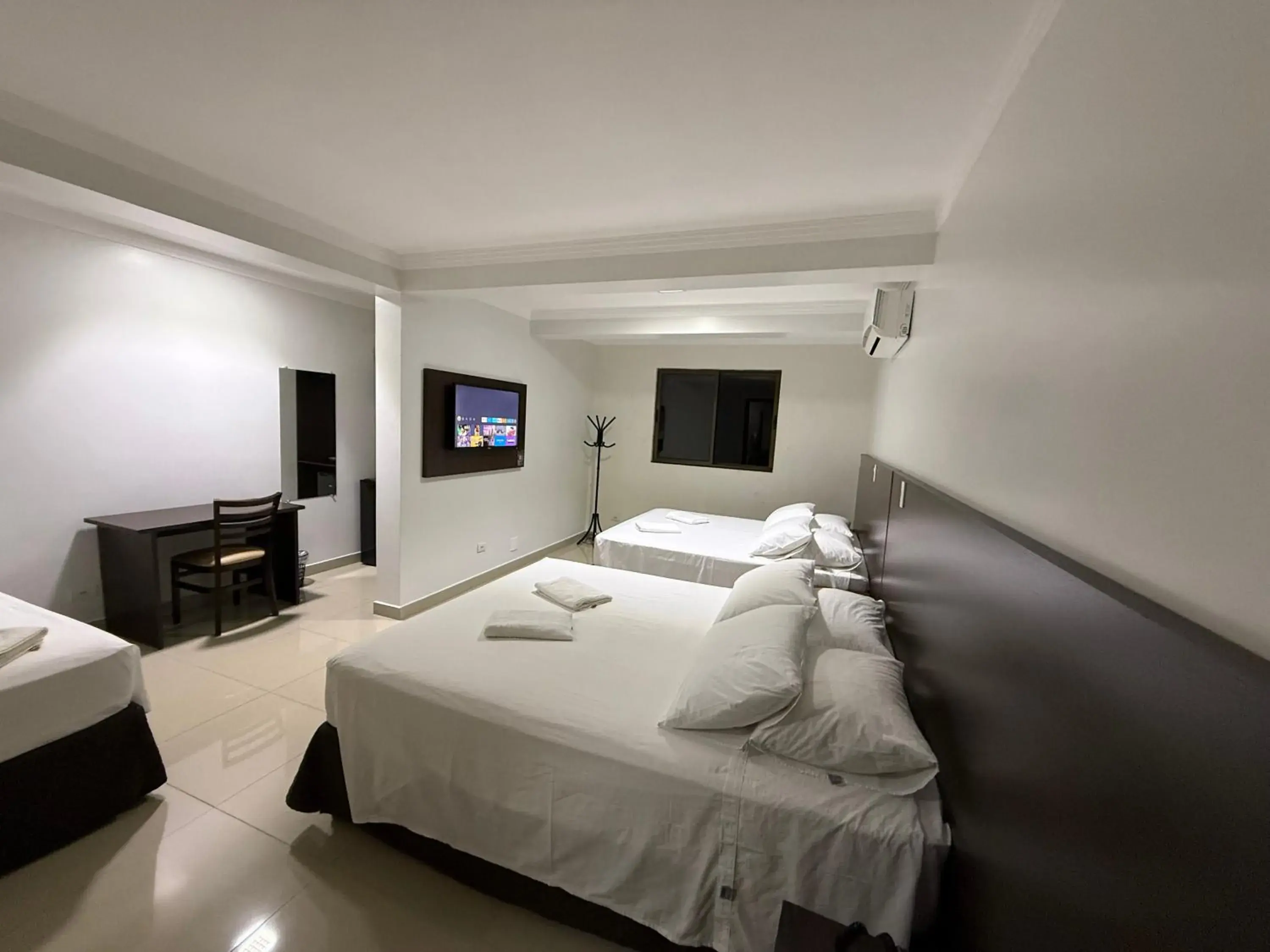 Bed in Master Gold Hotel Express Bed in Master Gold Hotel Express