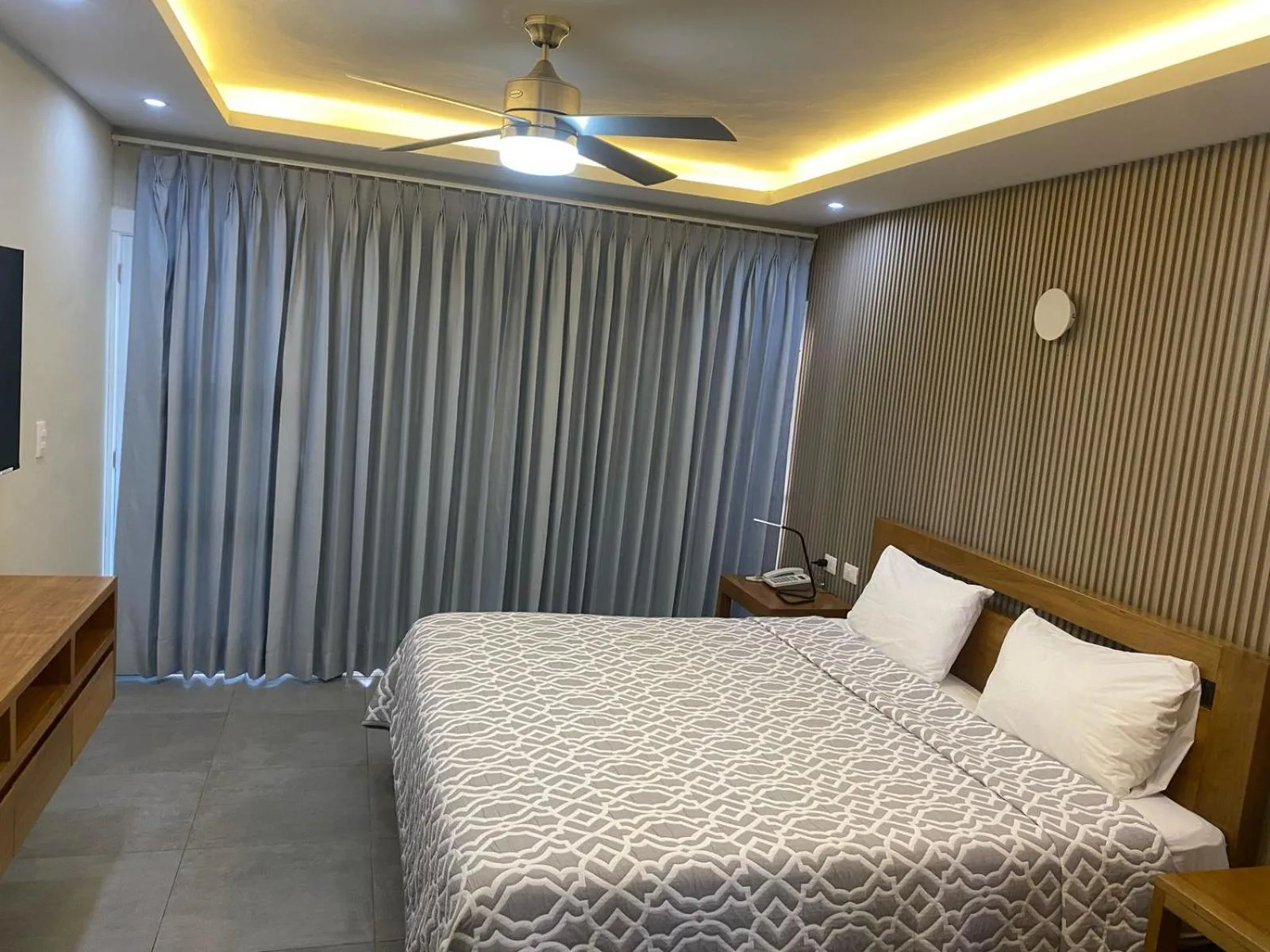 Bedroom, Bed in New Garden Hotel