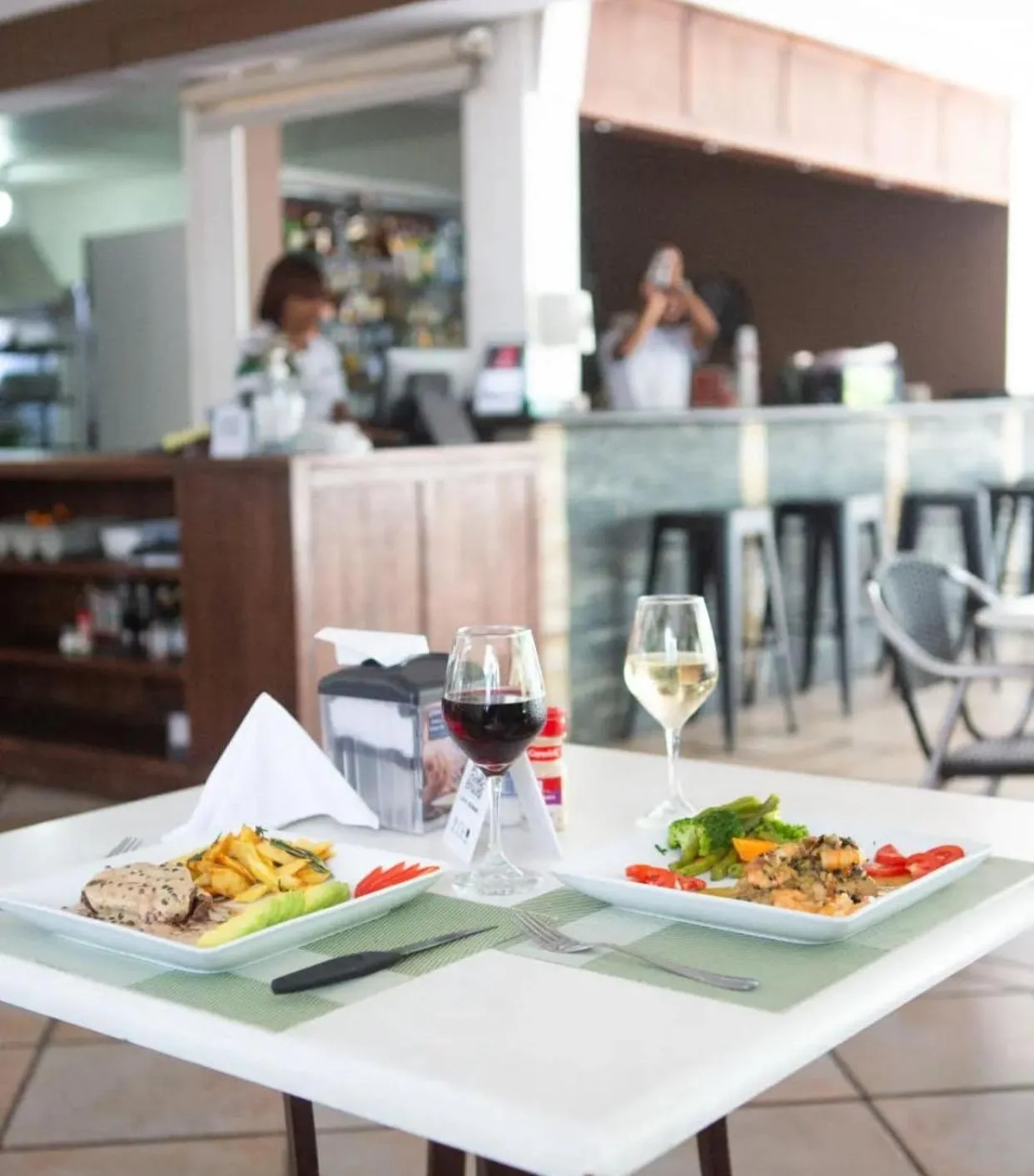 Restaurant/places to eat in New Garden Hotel