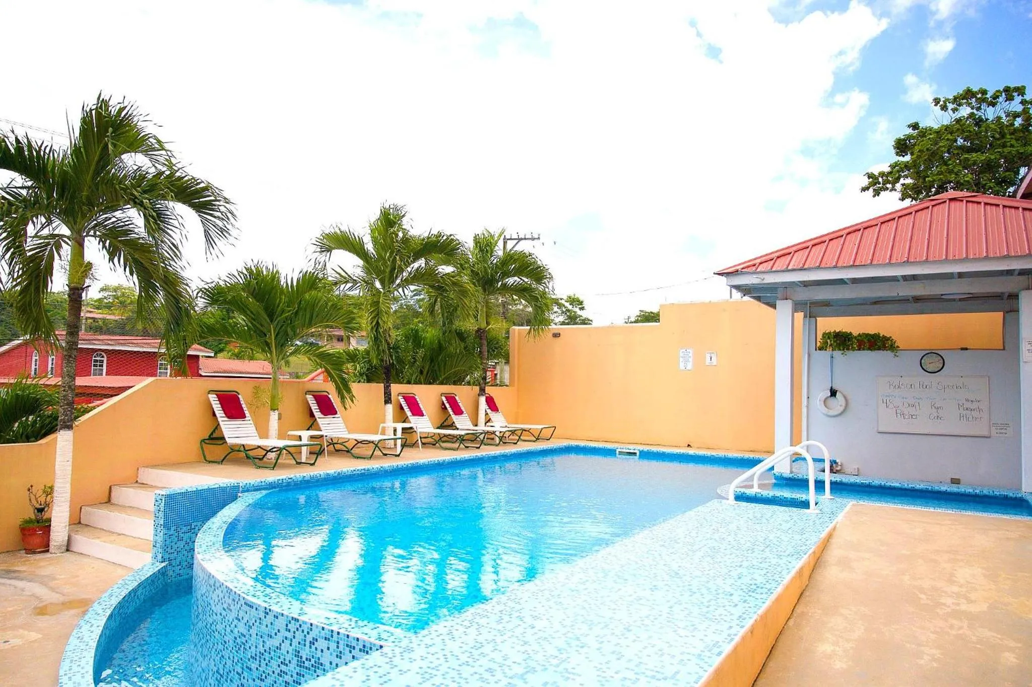 Swimming pool in Rolson Hotel