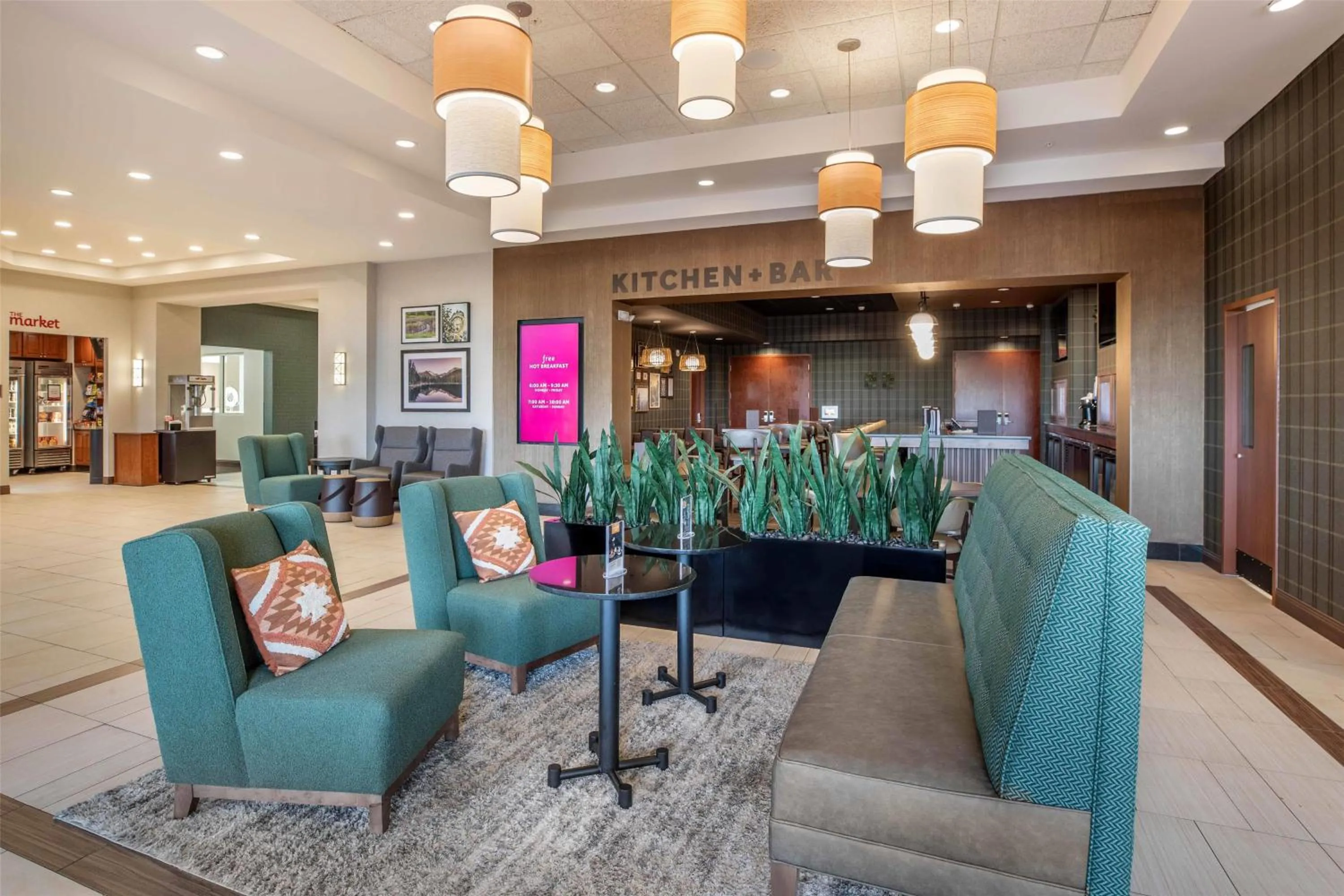 Lounge or bar in Drury Plaza Hotel Denver Central Park