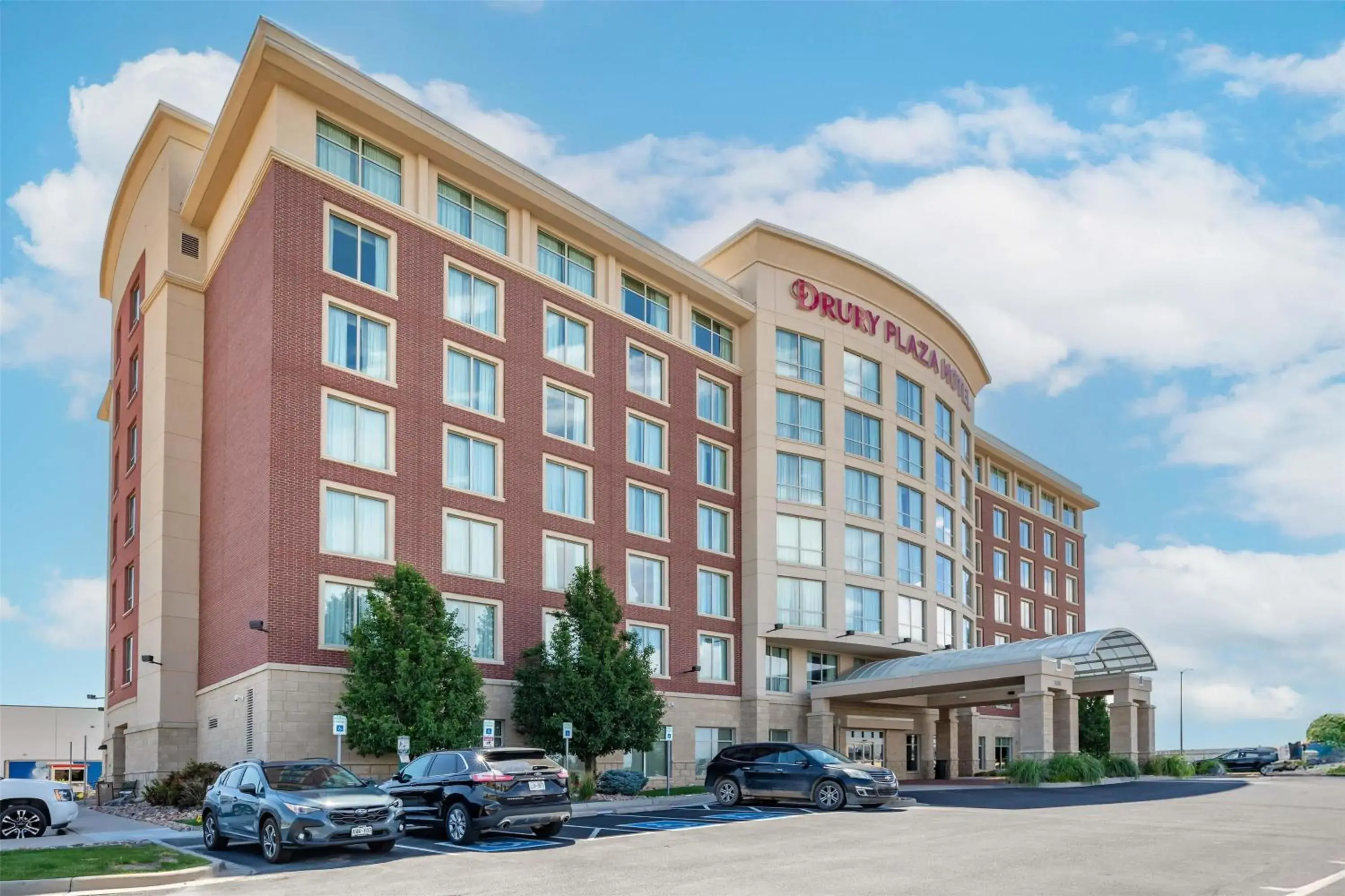 Property building in Drury Plaza Hotel Denver Central Park Property building in Drury Plaza Hotel Denver Central Park