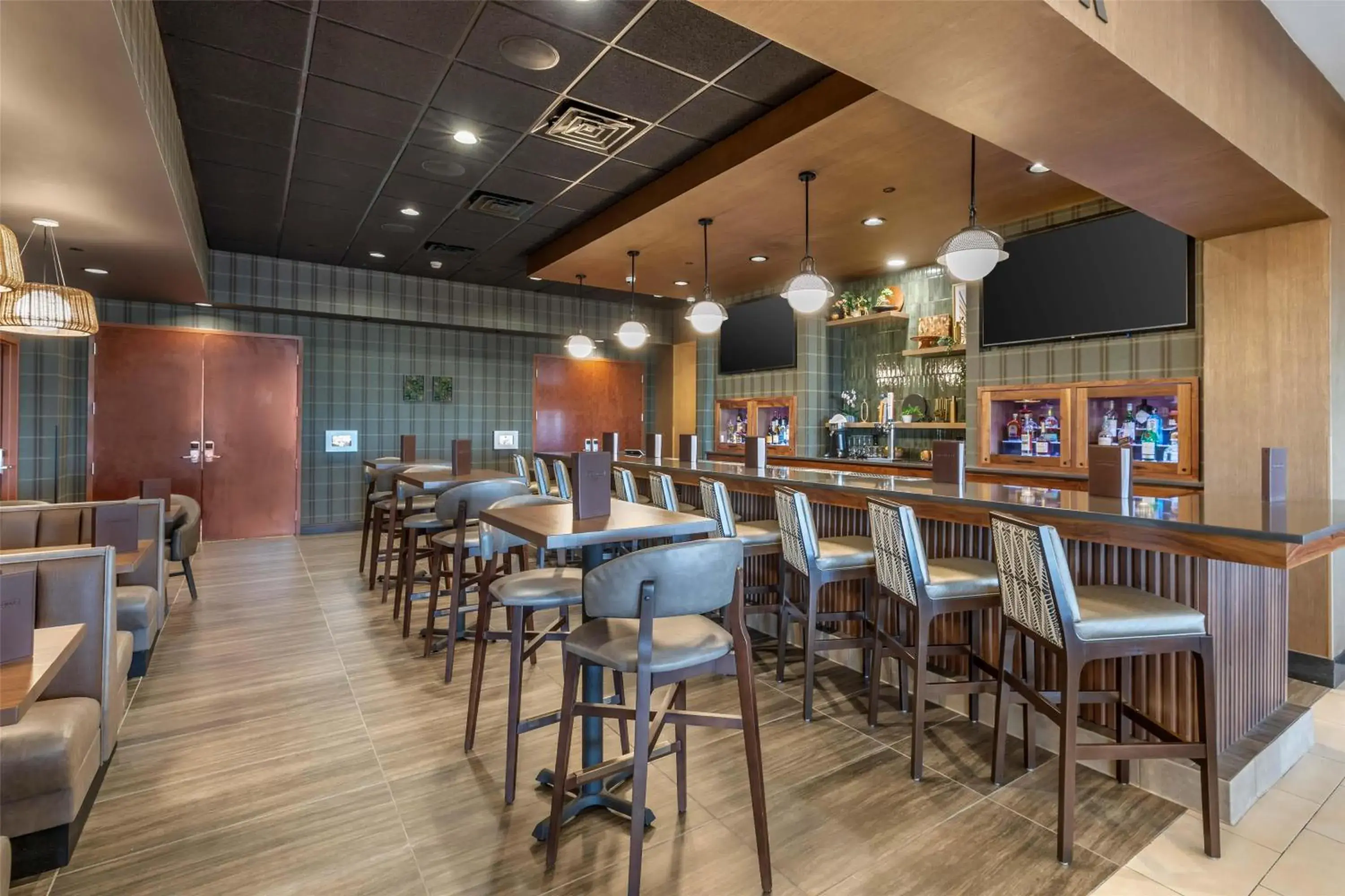 Lounge or bar in Drury Plaza Hotel Denver Central Park Lounge or bar in Drury Plaza Hotel Denver Central Park