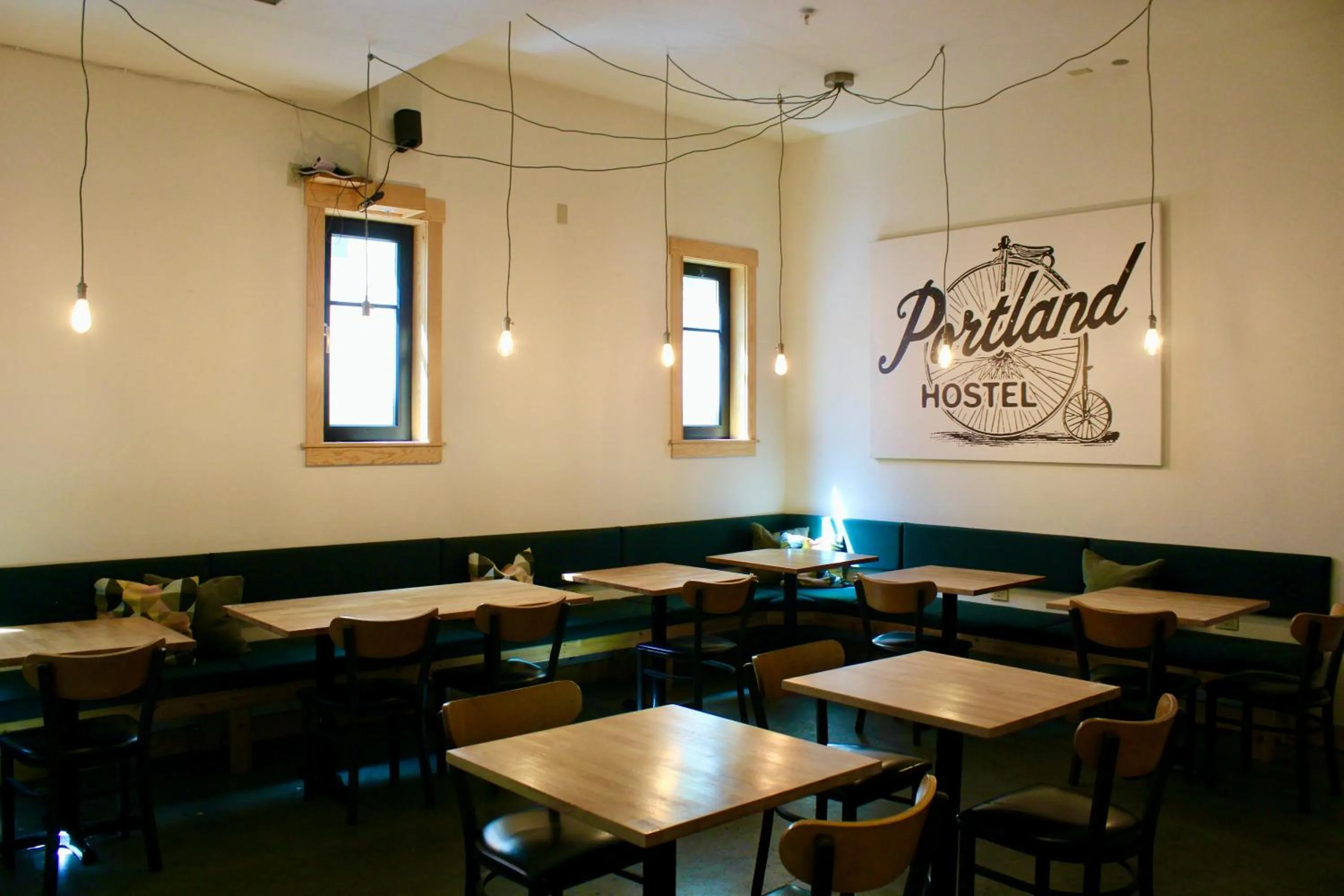 Restaurant/places to eat in Northwest Portland Hostel