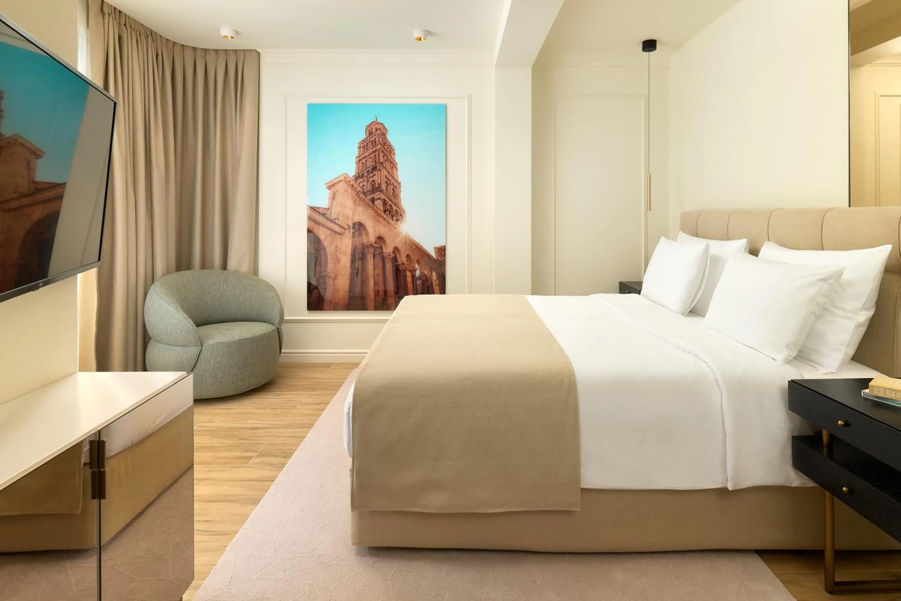 Bed in Mirari Boutique Hotel