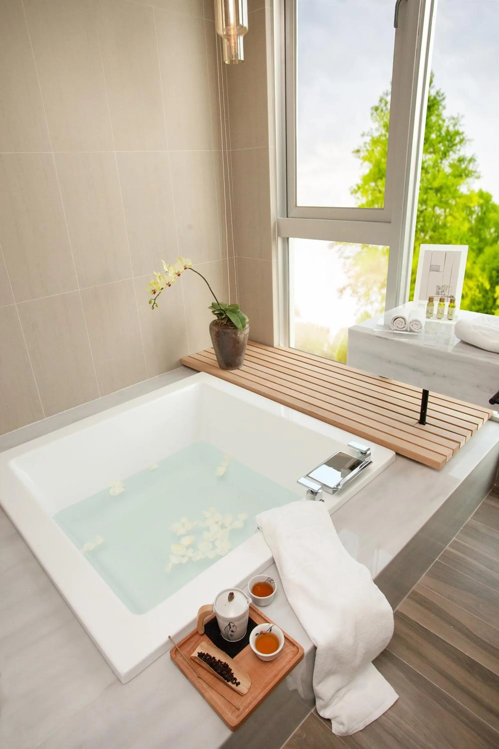 Bathroom in Hotel Day Plus Teascape