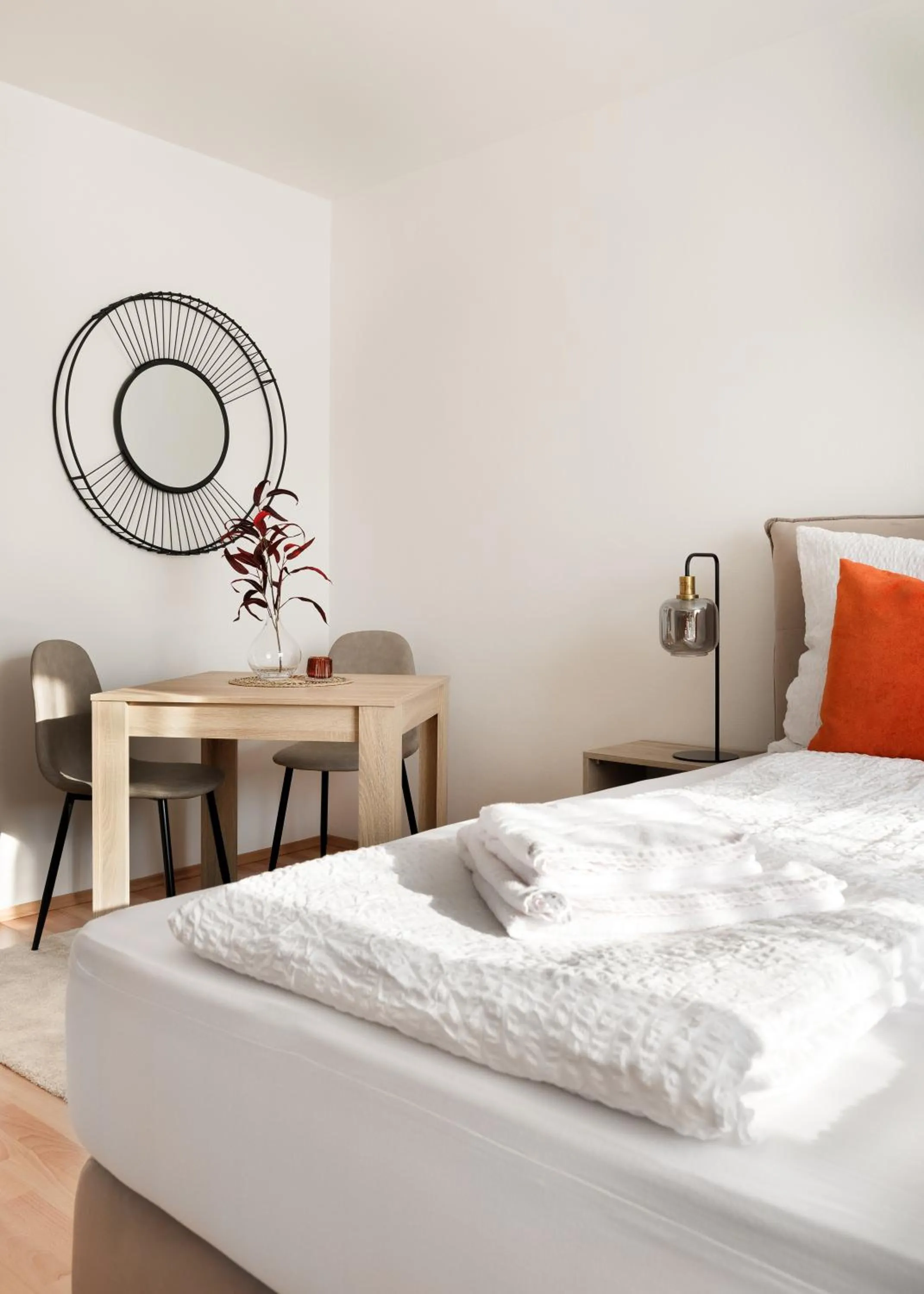Photo of the whole room, Bed in NEU! Apartment mit Klimaanlage, nahe Hauptbahnhof