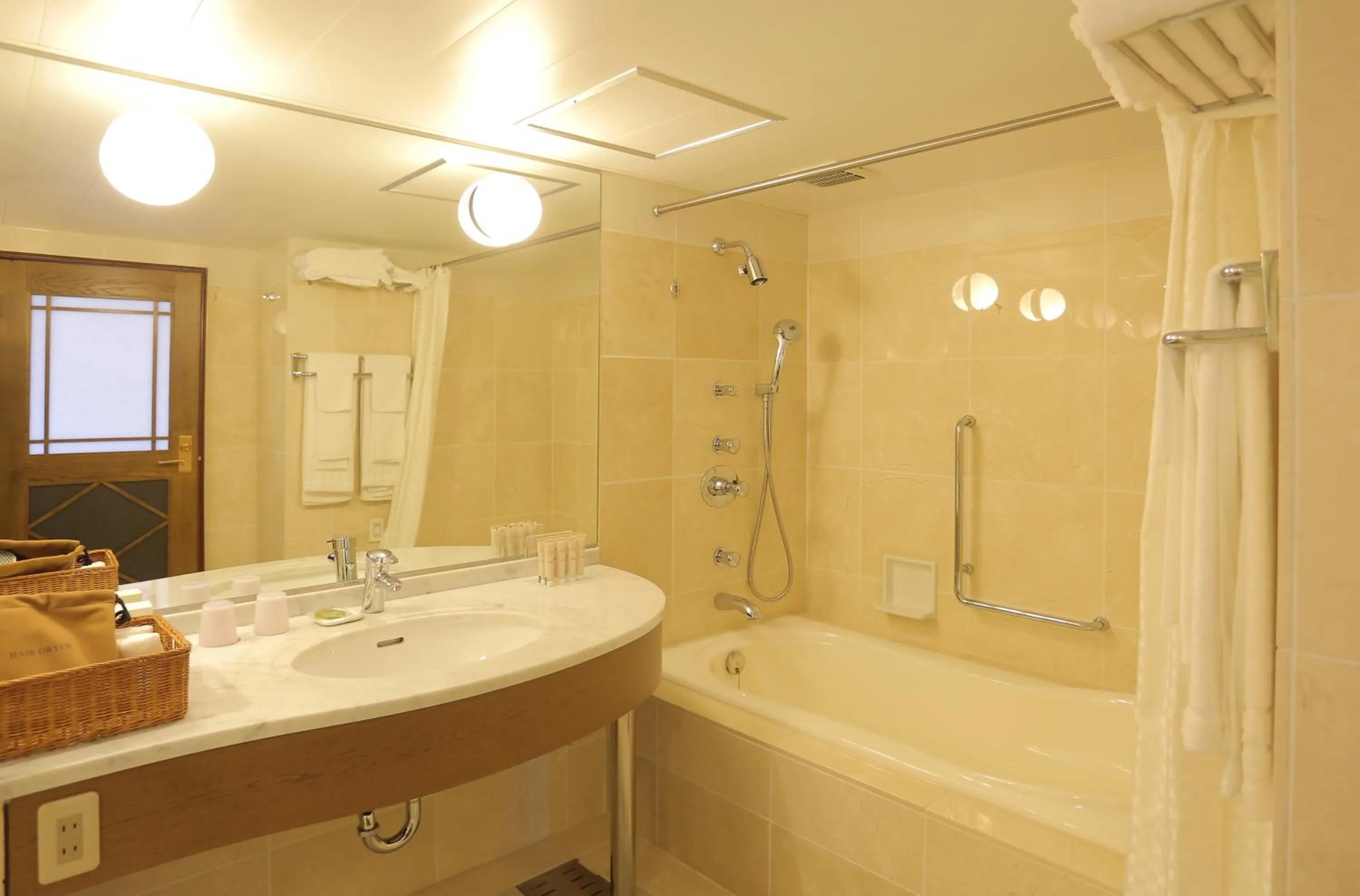 Bathroom in Kurashiki Kokusai Hotel