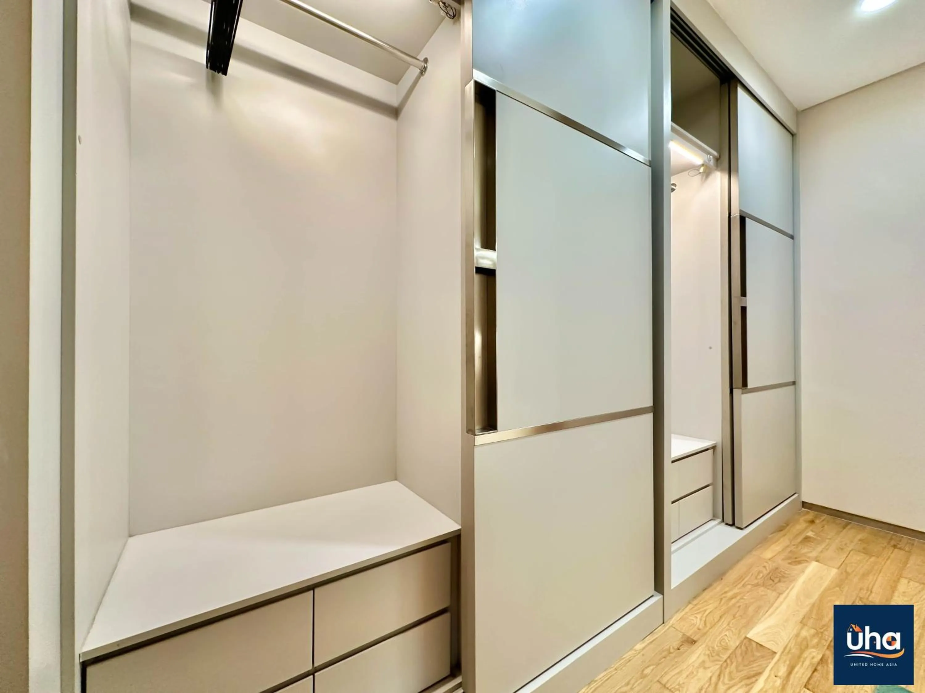 Pine Tree Suites by RR JBcity