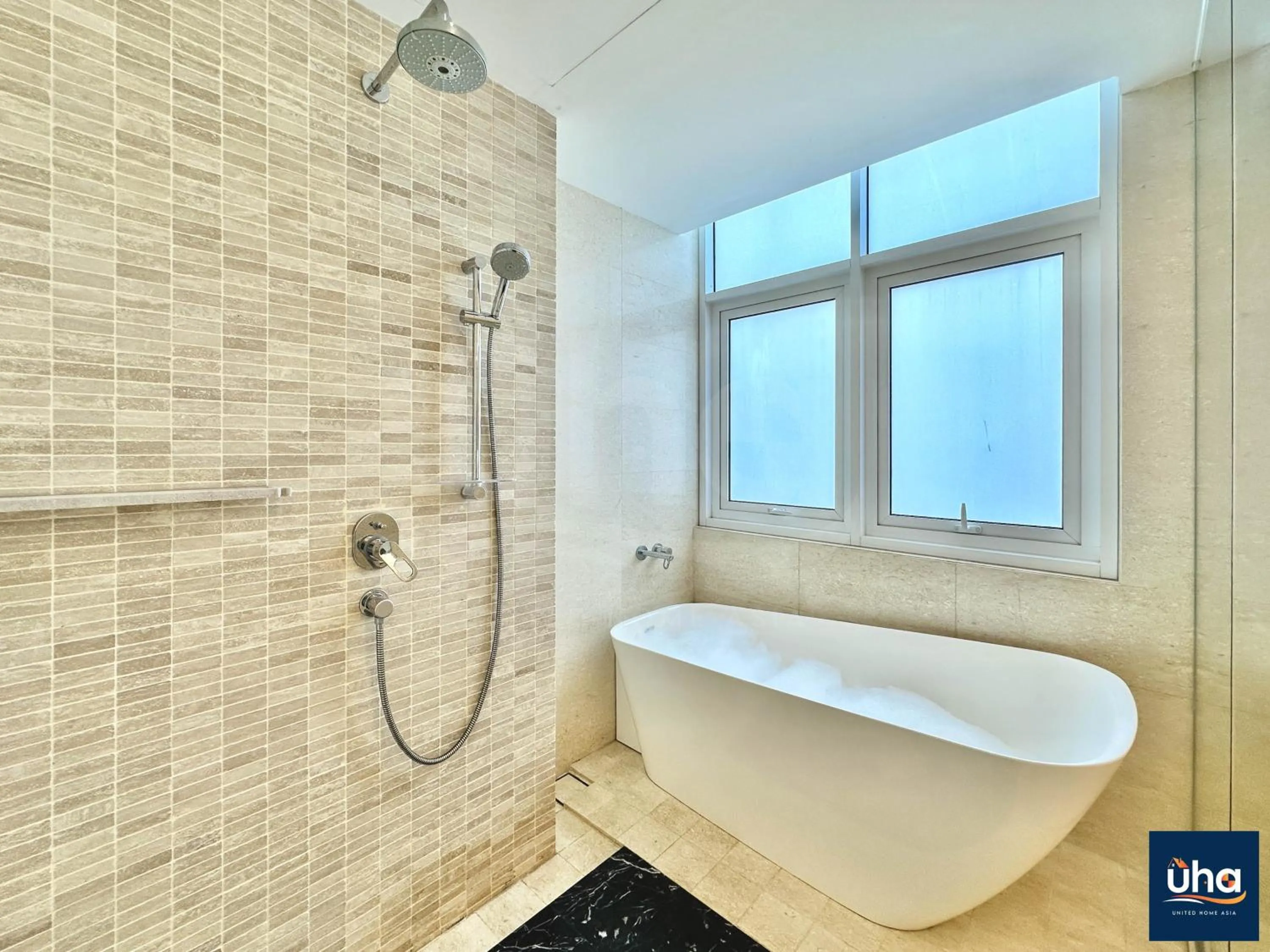 Pine Tree Suites by RR JBcity