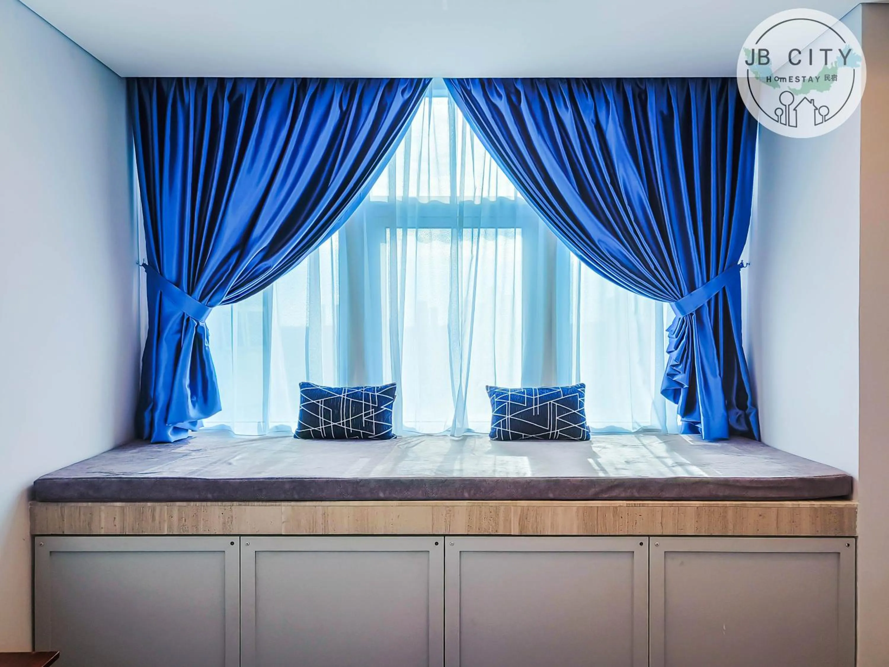 Bedroom, Bed in Pine Tree Suites by RR JBcity