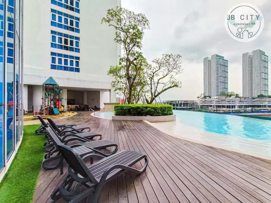 Pool view in Pine Tree Suites by RR JBcity Pool view in Pine Tree Suites by RR JBcity