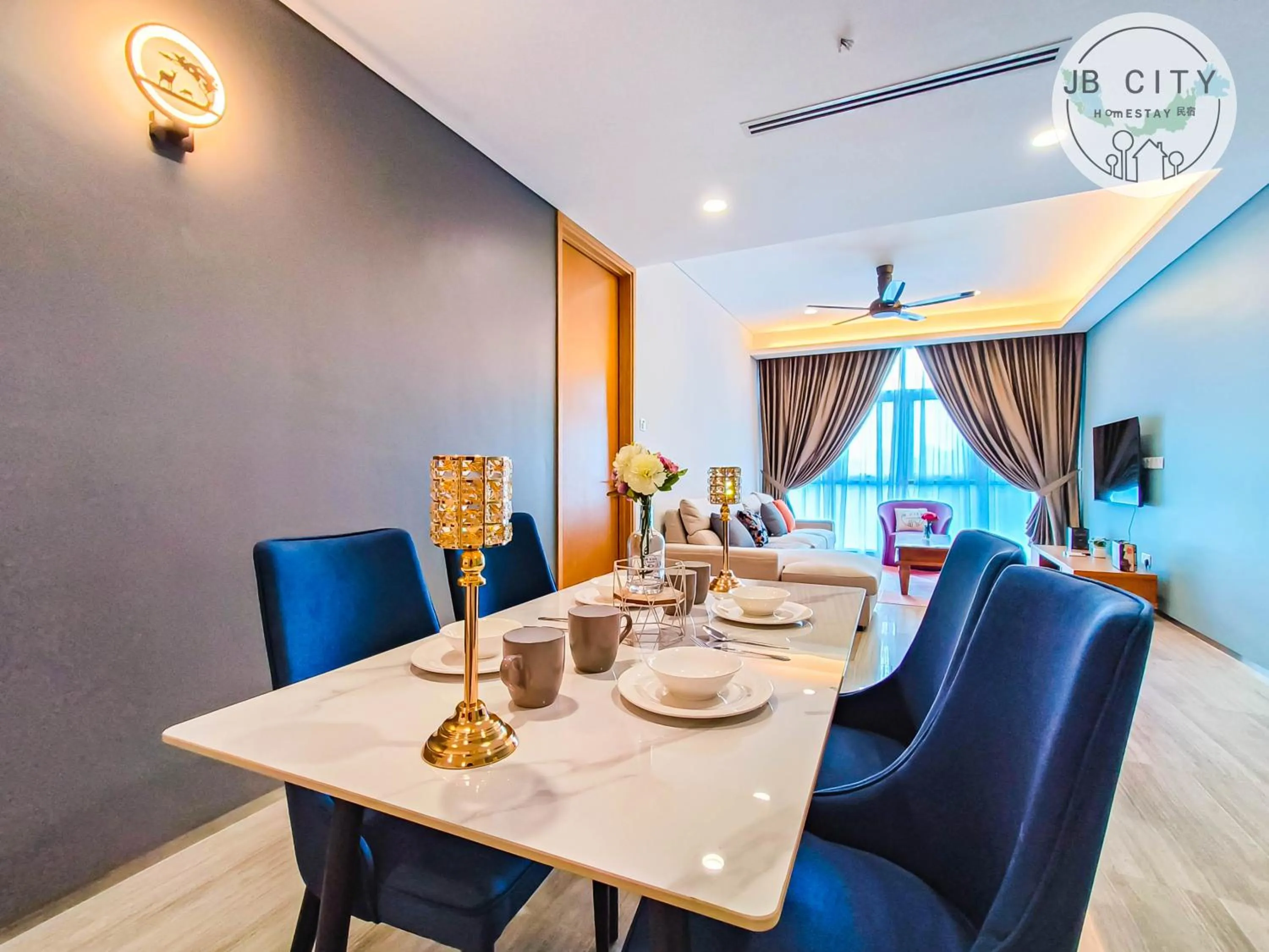 Dining area in Pine Tree Suites by RR JBcity