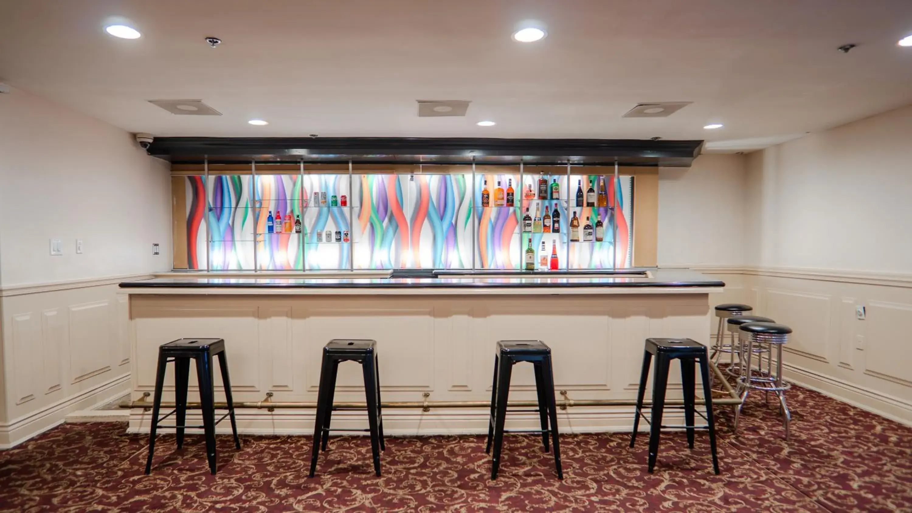 Lounge or bar in G T Hotels Inn & Suites Extended Stay Lounge or bar in G T Hotels Inn & Suites Extended Stay