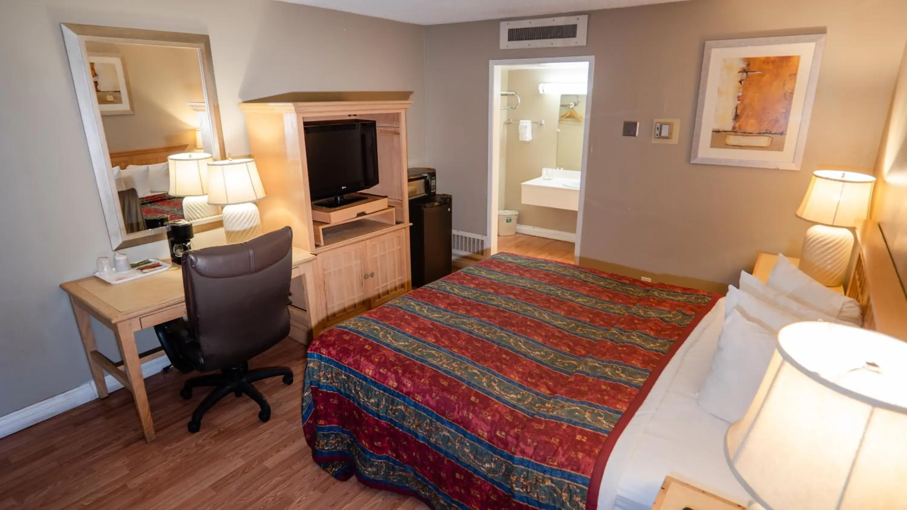 King Room in G T Hotels Inn & Suites Extended Stay King Room in G T Hotels Inn & Suites Extended Stay
