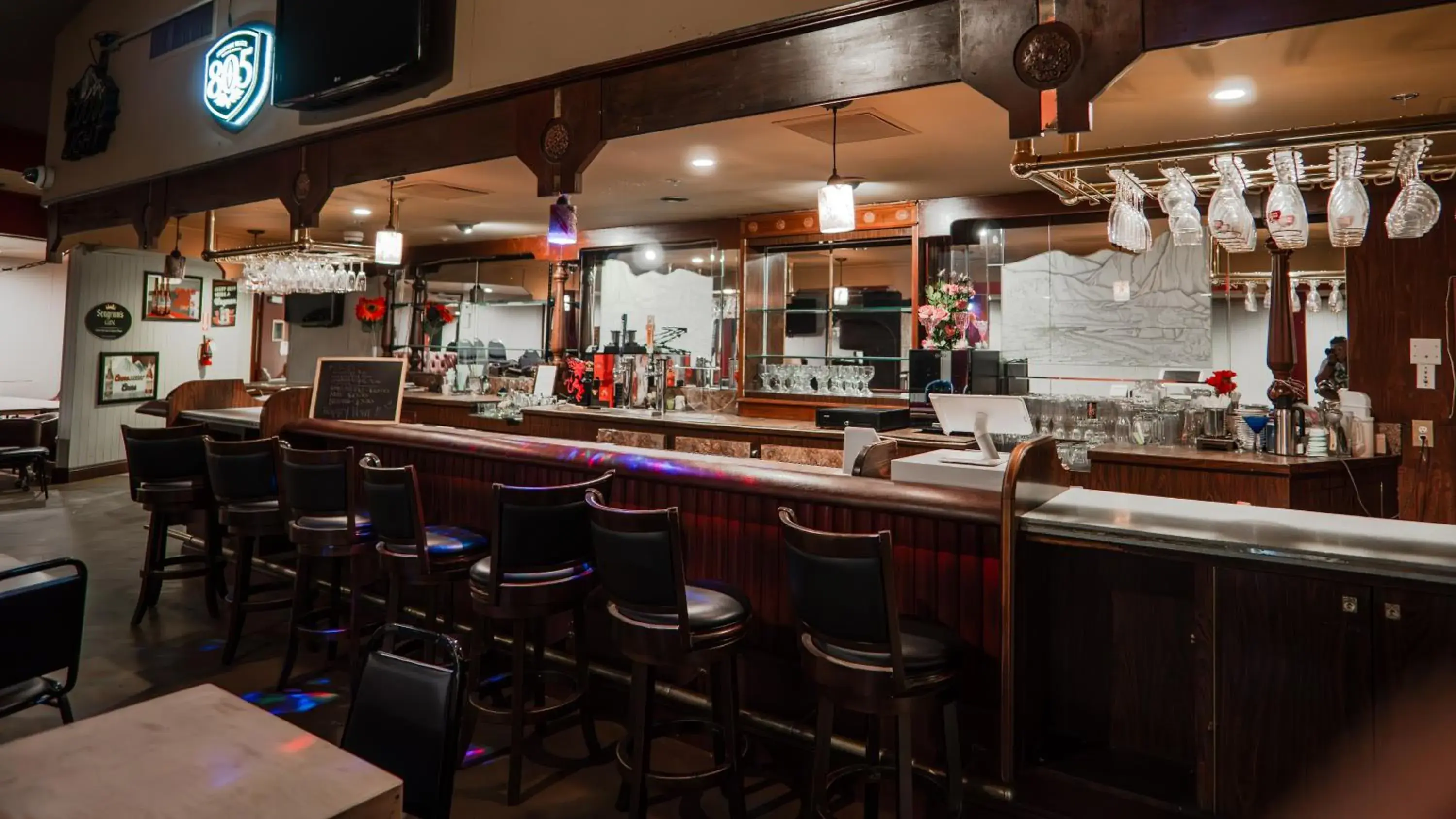 Lounge or bar in G T Hotels Inn & Suites Extended Stay Lounge or bar in G T Hotels Inn & Suites Extended Stay