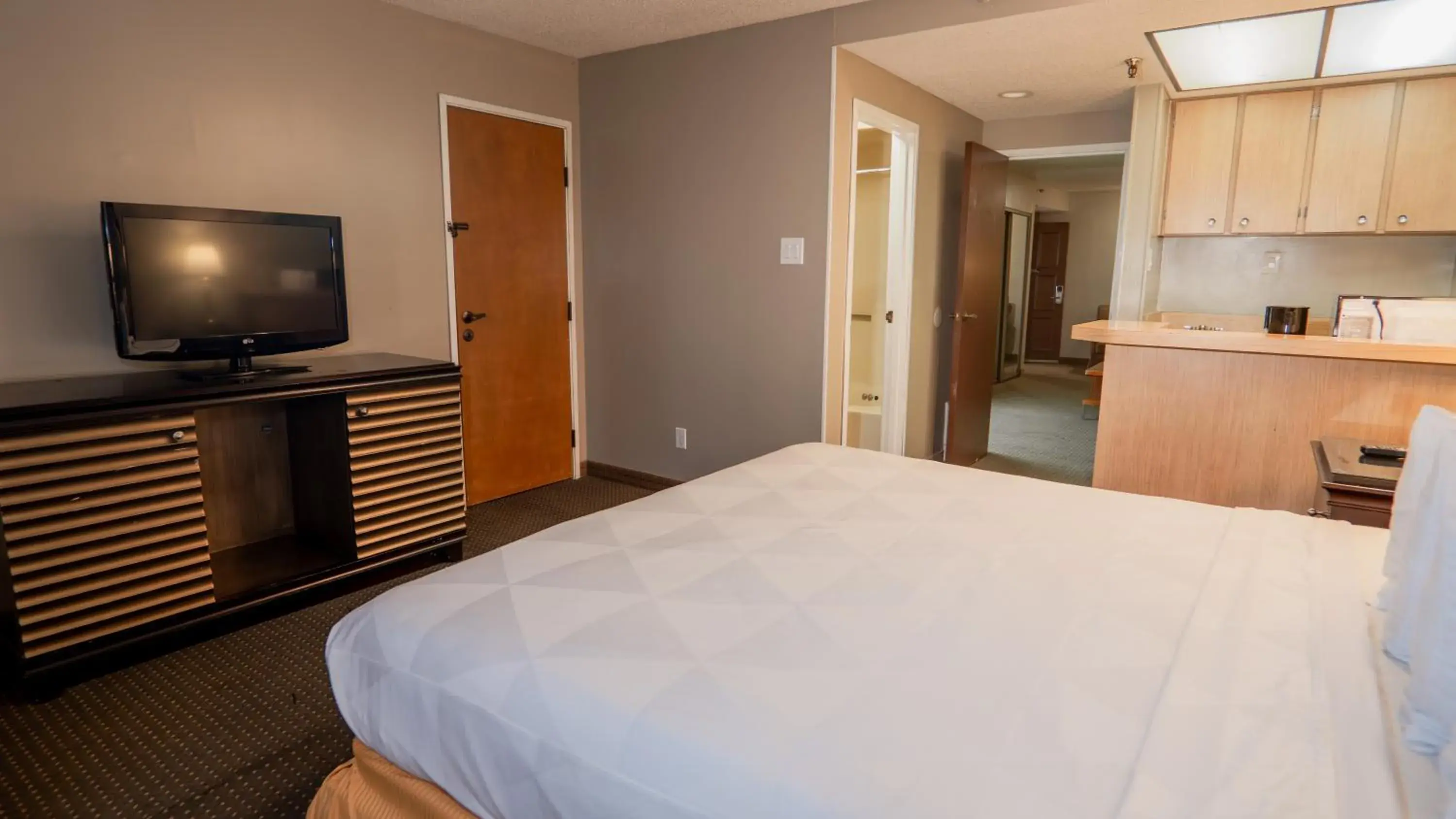 Bed in G T Hotels Inn & Suites Extended Stay Bed in G T Hotels Inn & Suites Extended Stay