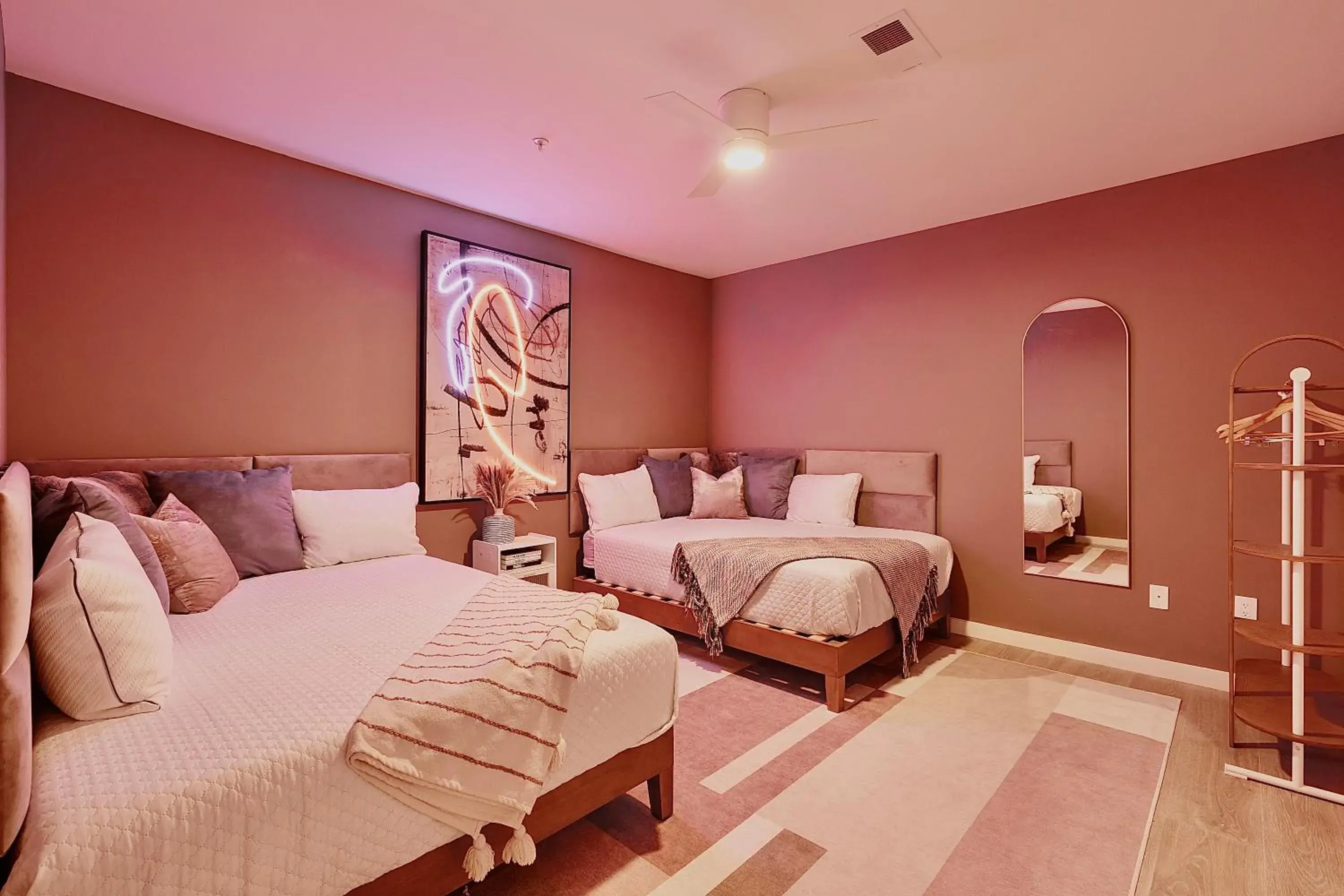 Bedroom, Bed in Hyve Bedroom, Bed in Hyve