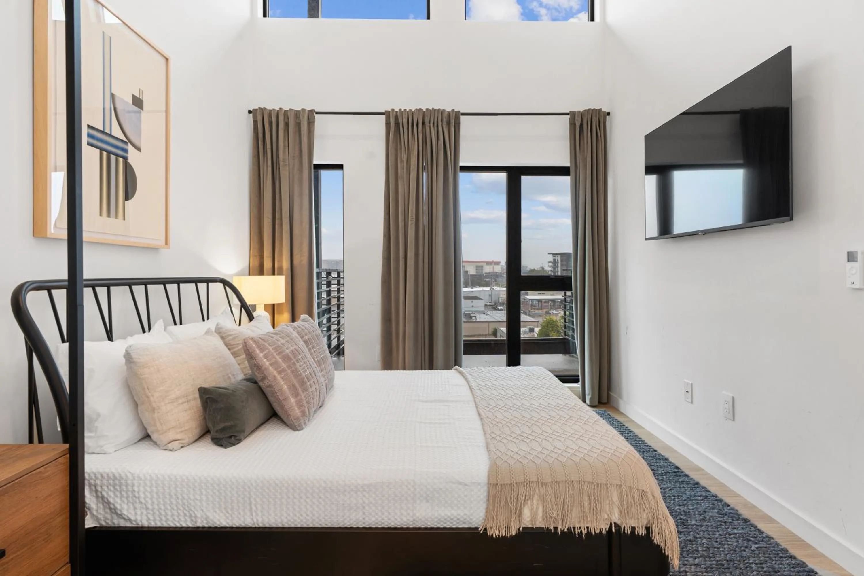 Communal lounge/ TV room, Bed in Hyve