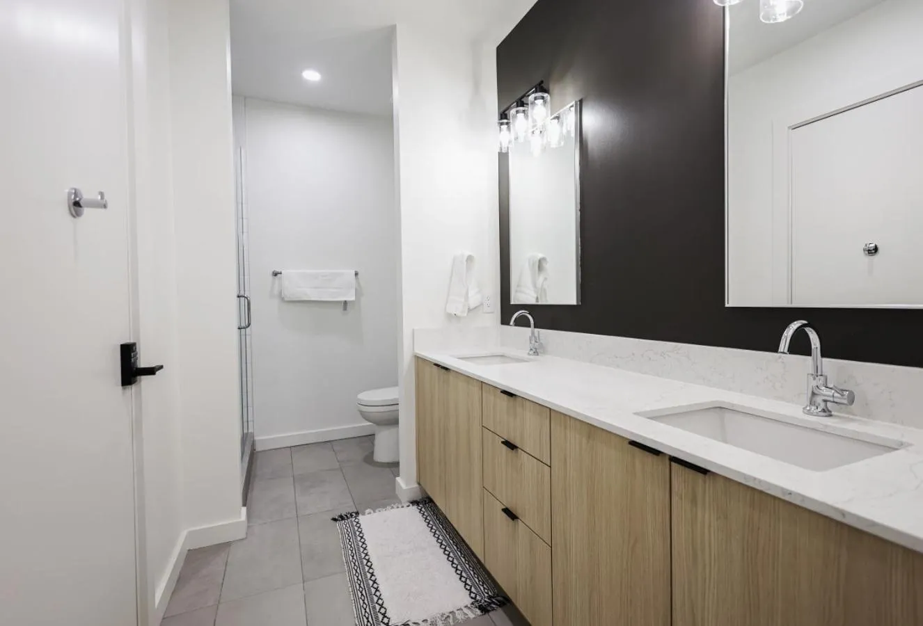 Toilet in Hyve