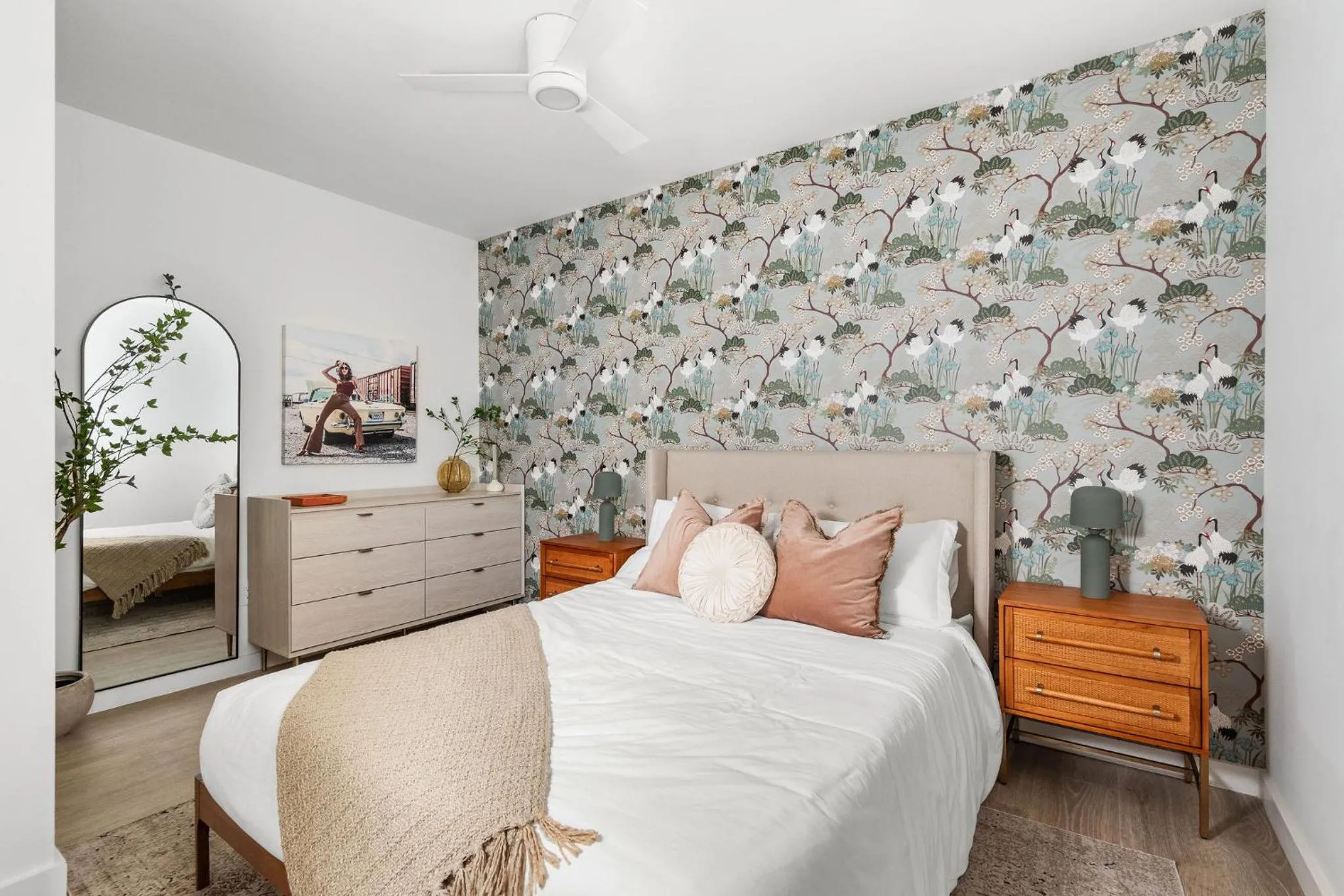 Photo of the whole room, Bed in Hyve