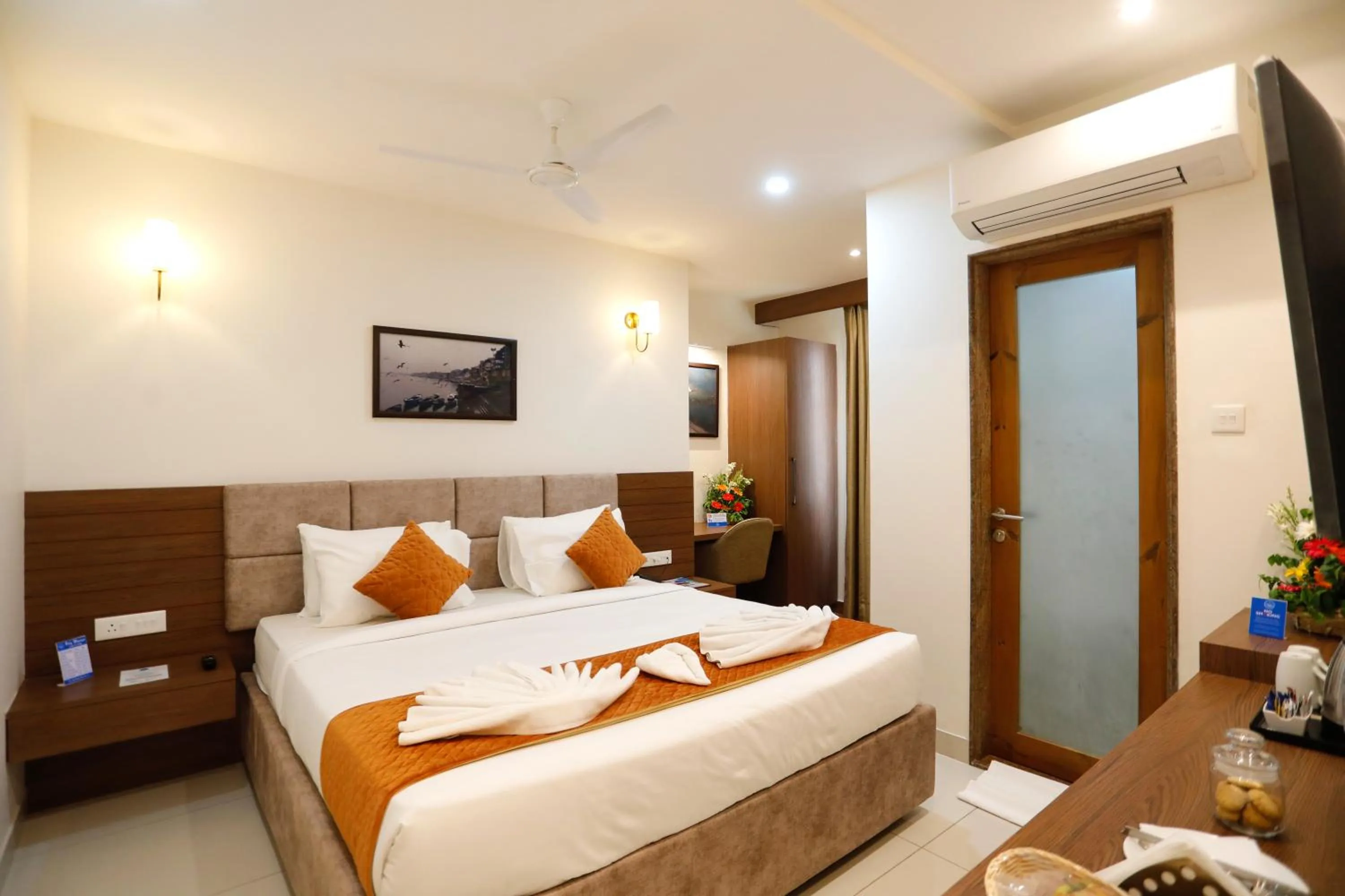 Bedroom, Bed in Hotel Dolphin International