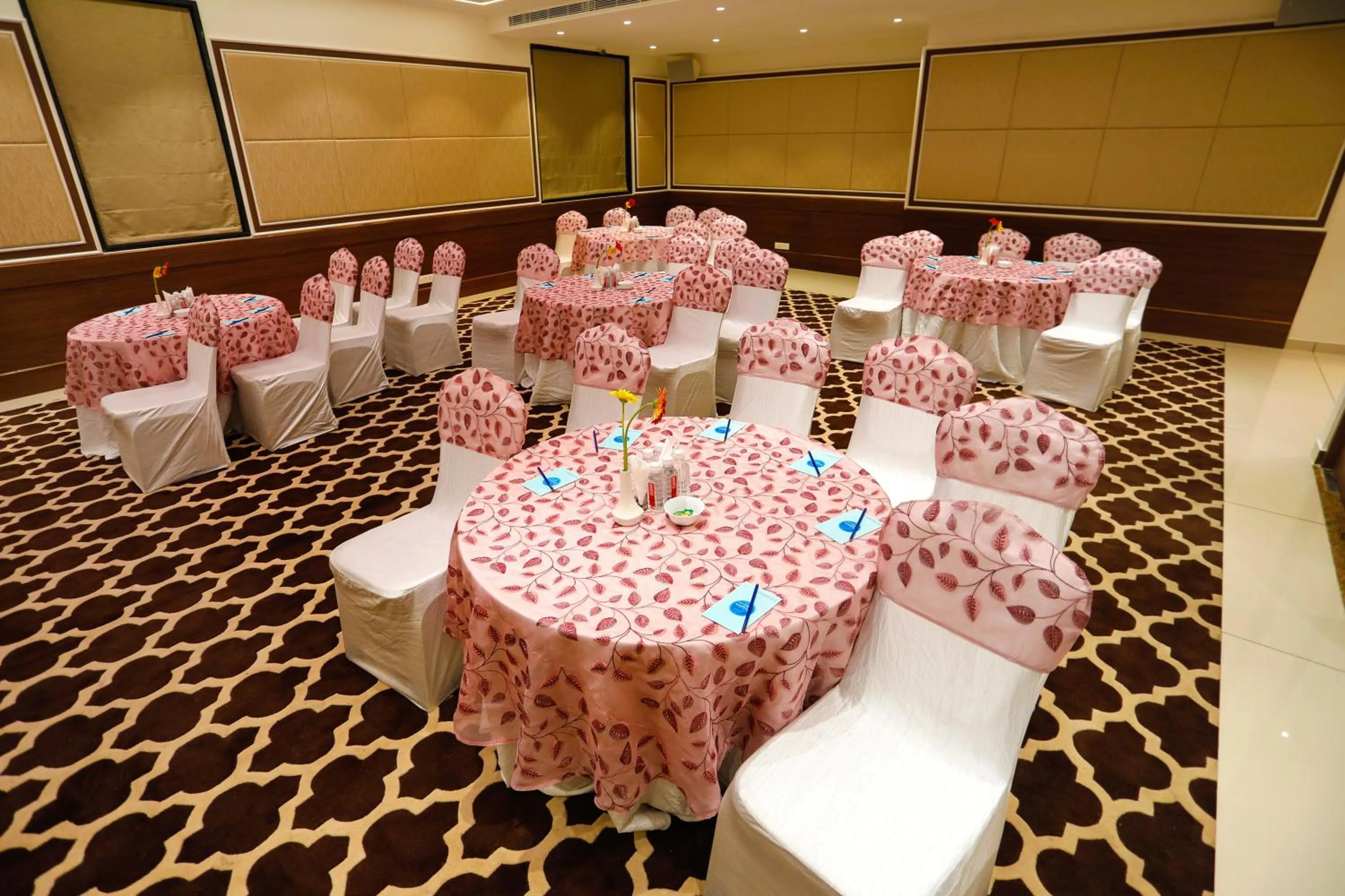 Banquet/Function facilities in Hotel Dolphin International