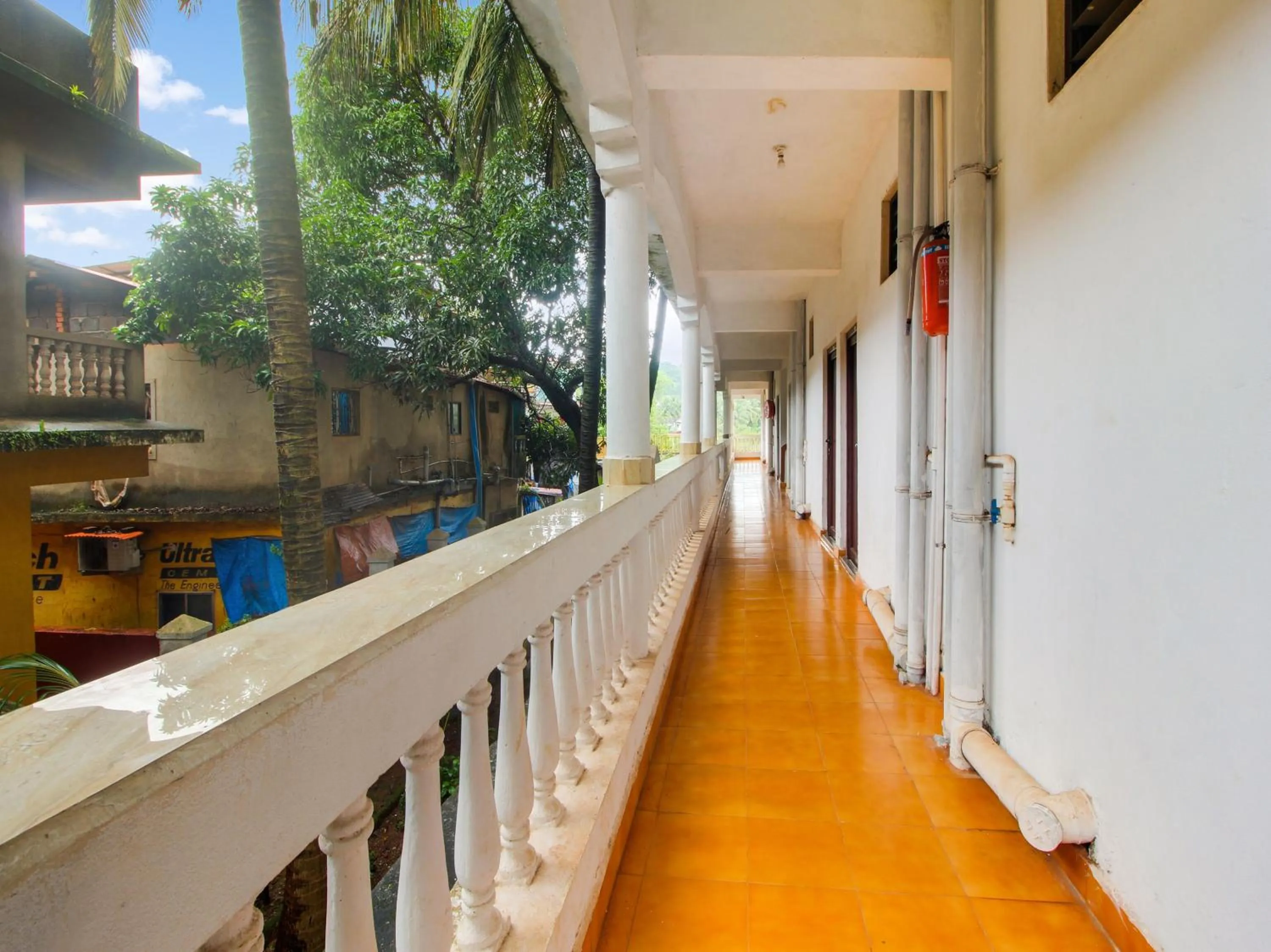 Lobby or reception in Collection O Maizons Lakeview Resort