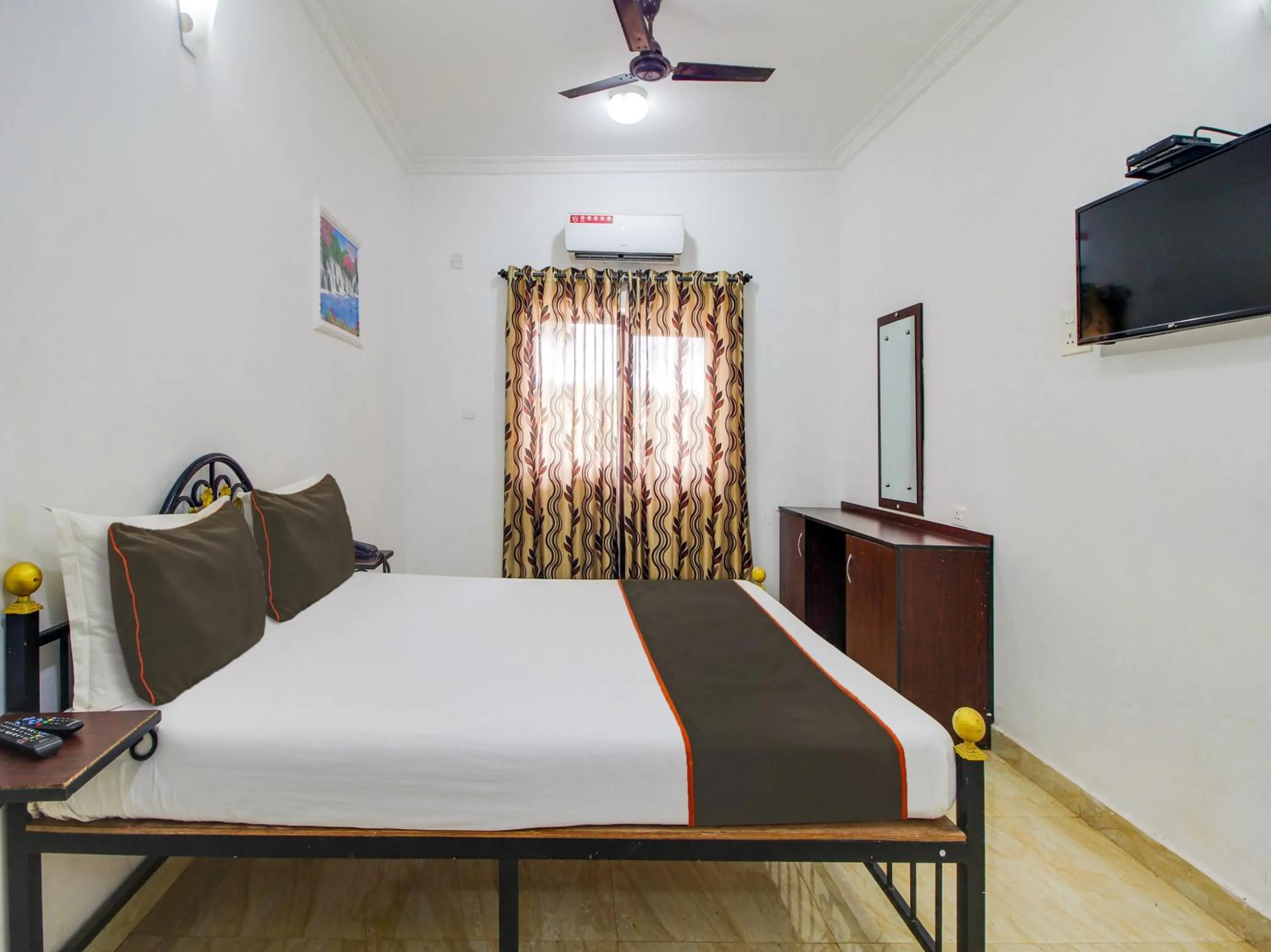 Bedroom in Collection O Maizons Lakeview Resort