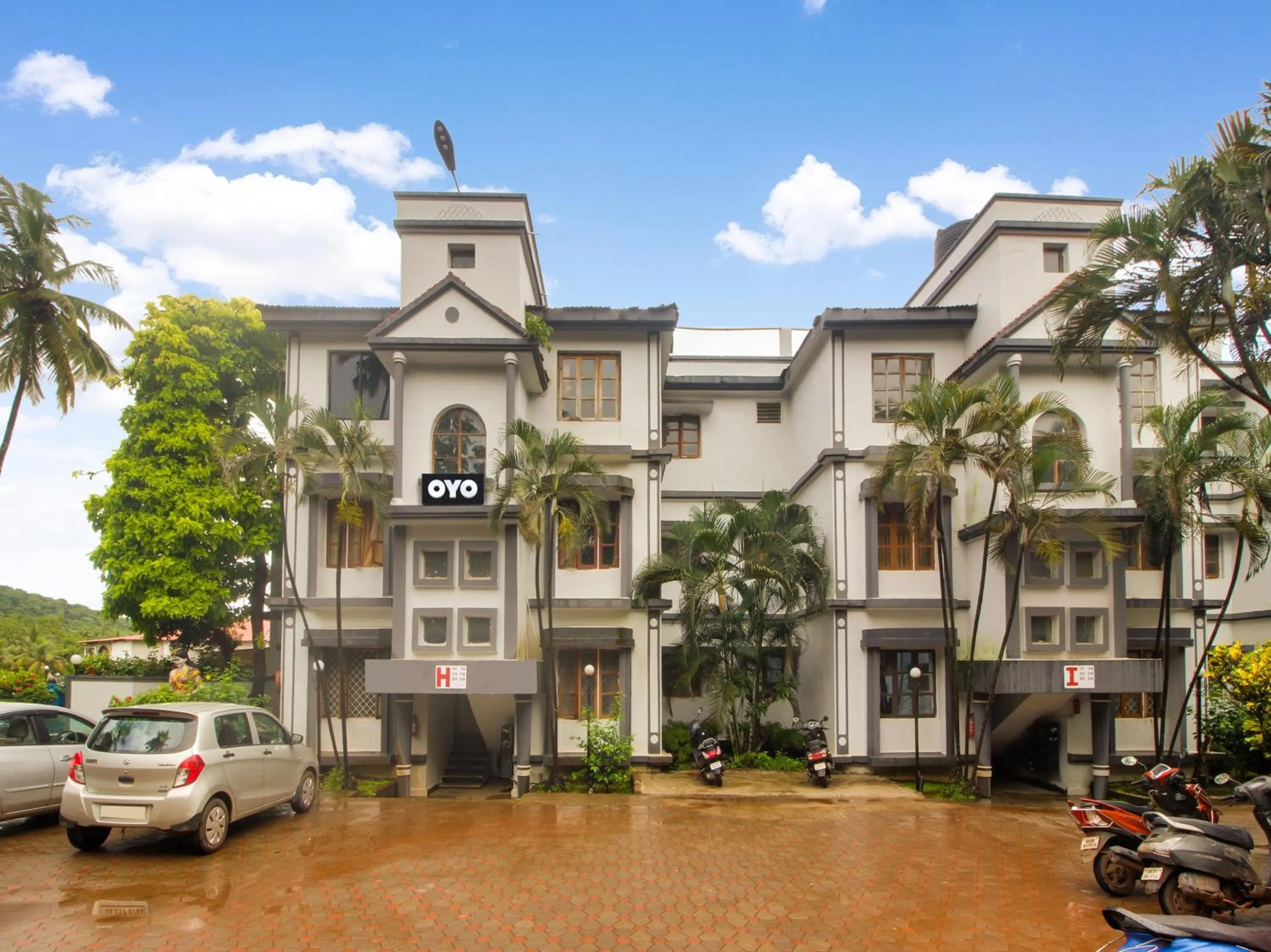 Facade/entrance in Collection O Maizons Lakeview Resort