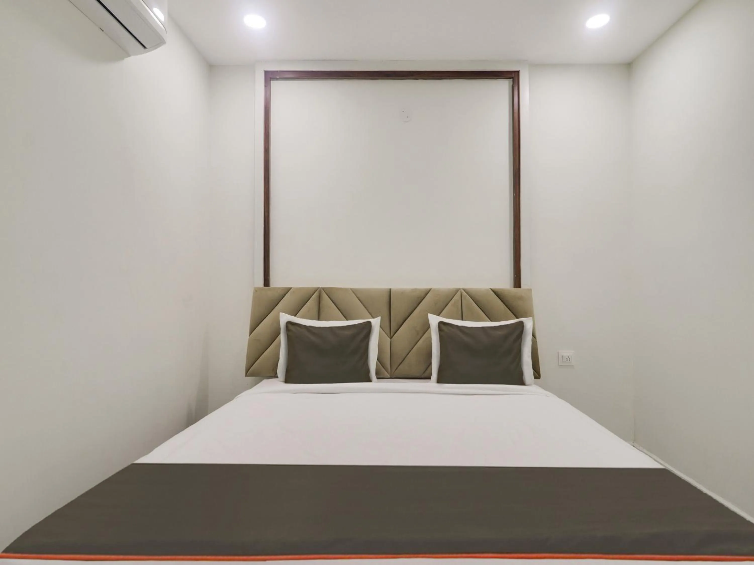 Bedroom, Bed in Collection O RB GRAND @ KOMPALLY