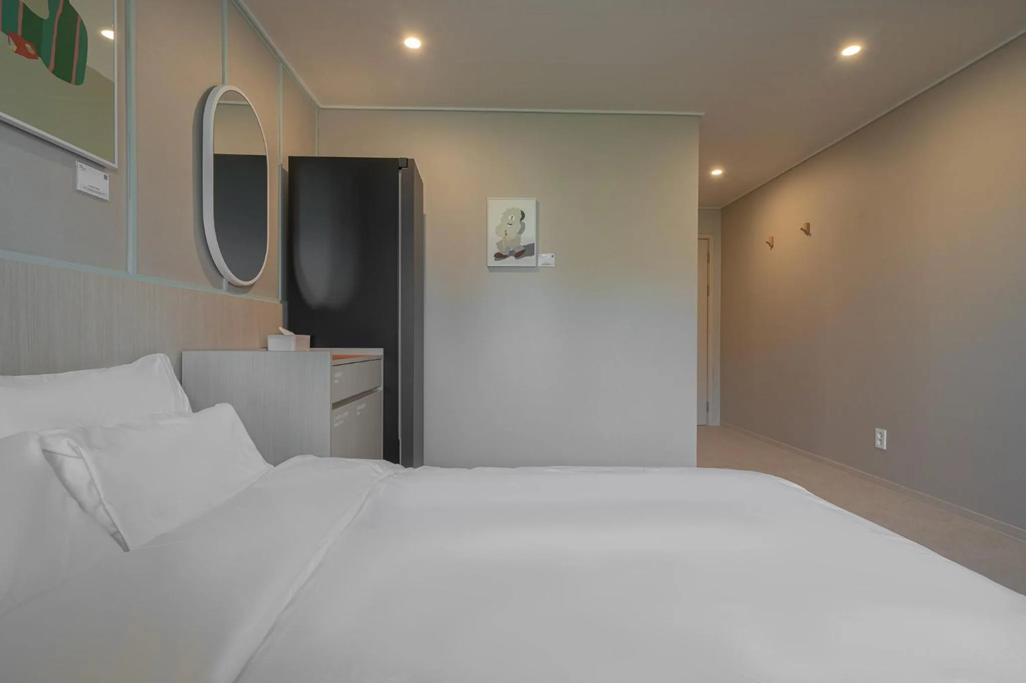 Photo of the whole room, Bed in Workers Hotel Ansan by Aank