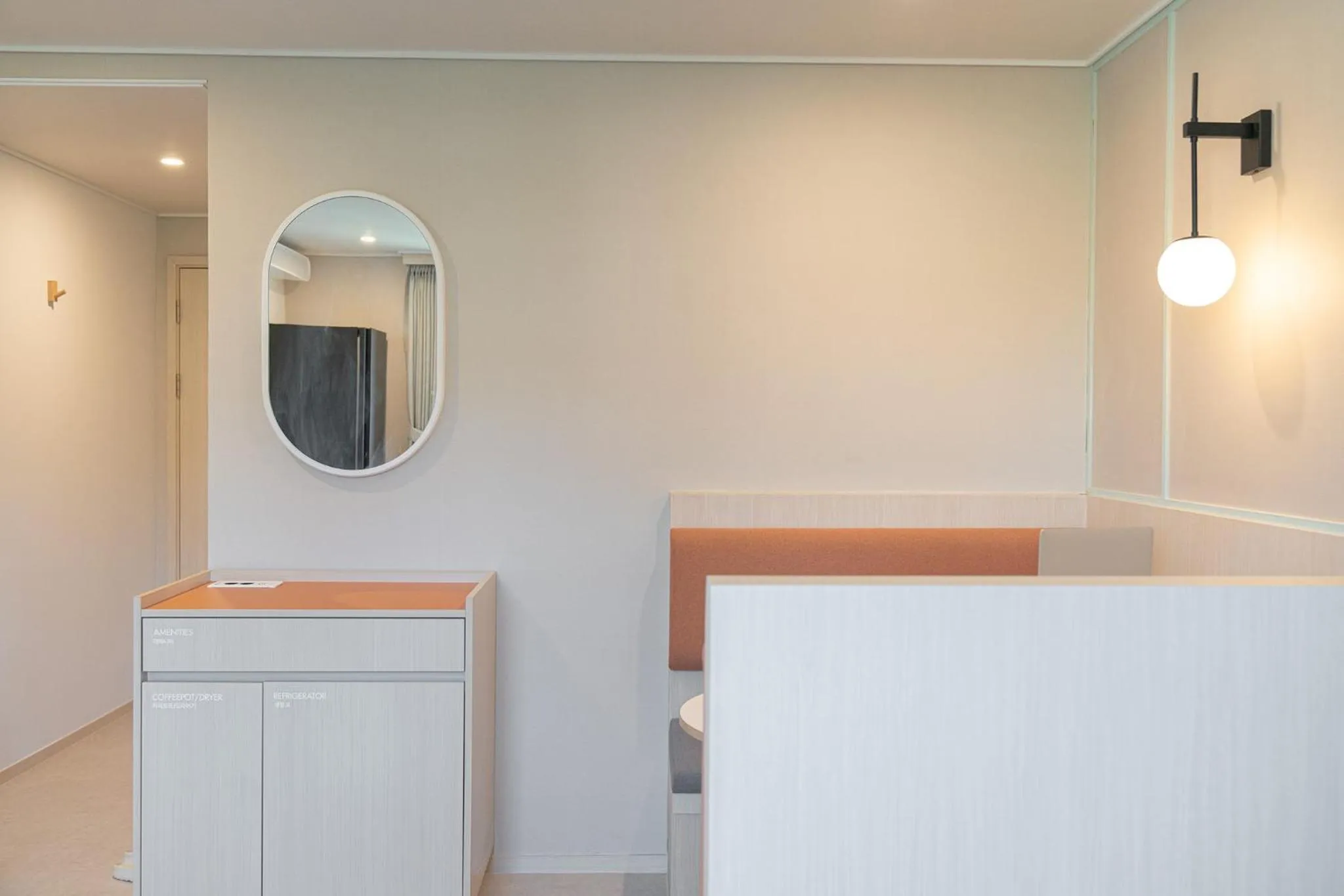 Photo of the whole room in Workers Hotel Ansan by Aank