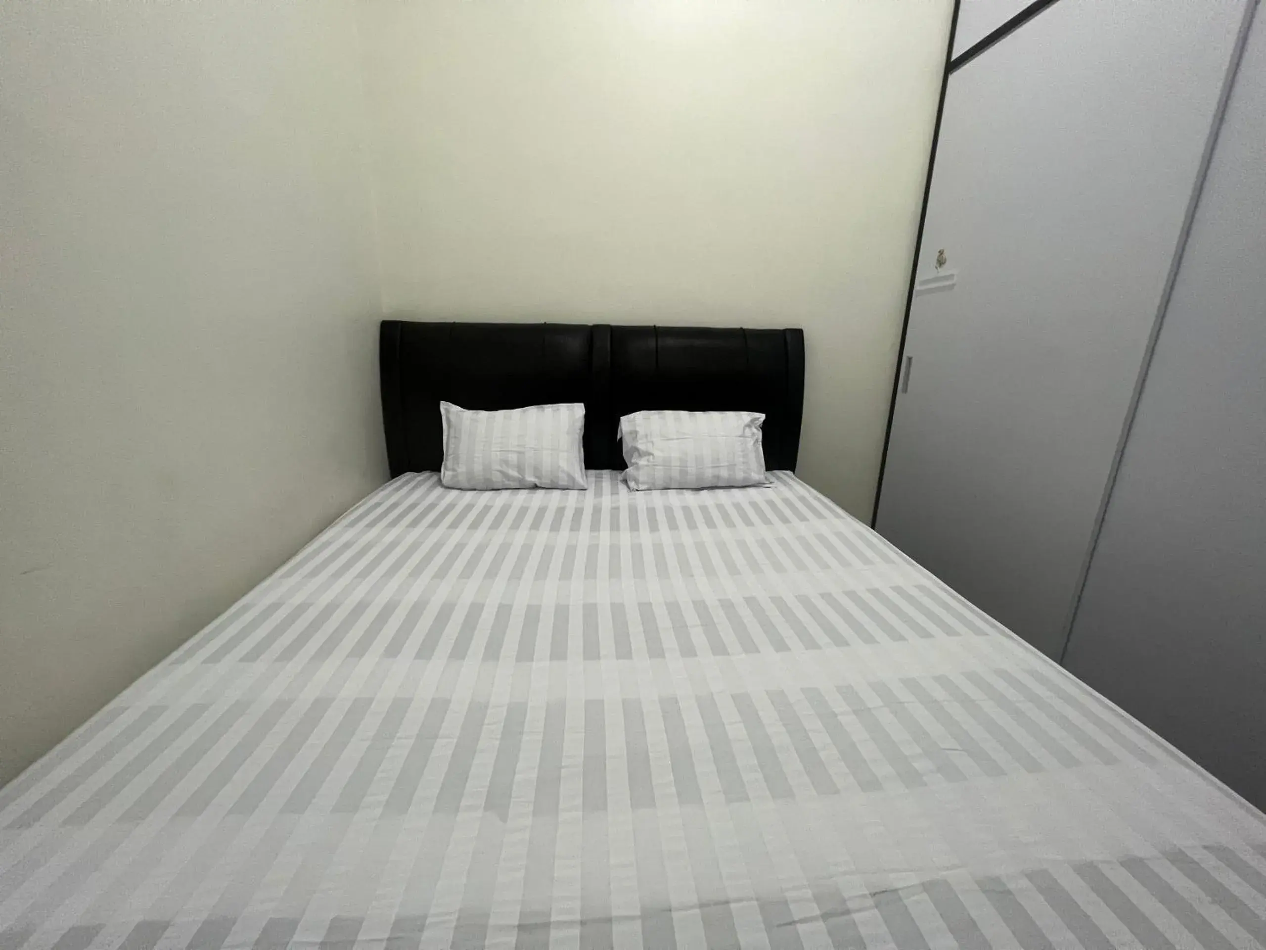 Bedroom, Bed in Hotel O Wisma Aliyah Near Sidrap Bedroom, Bed in Hotel O Wisma Aliyah Near Sidrap