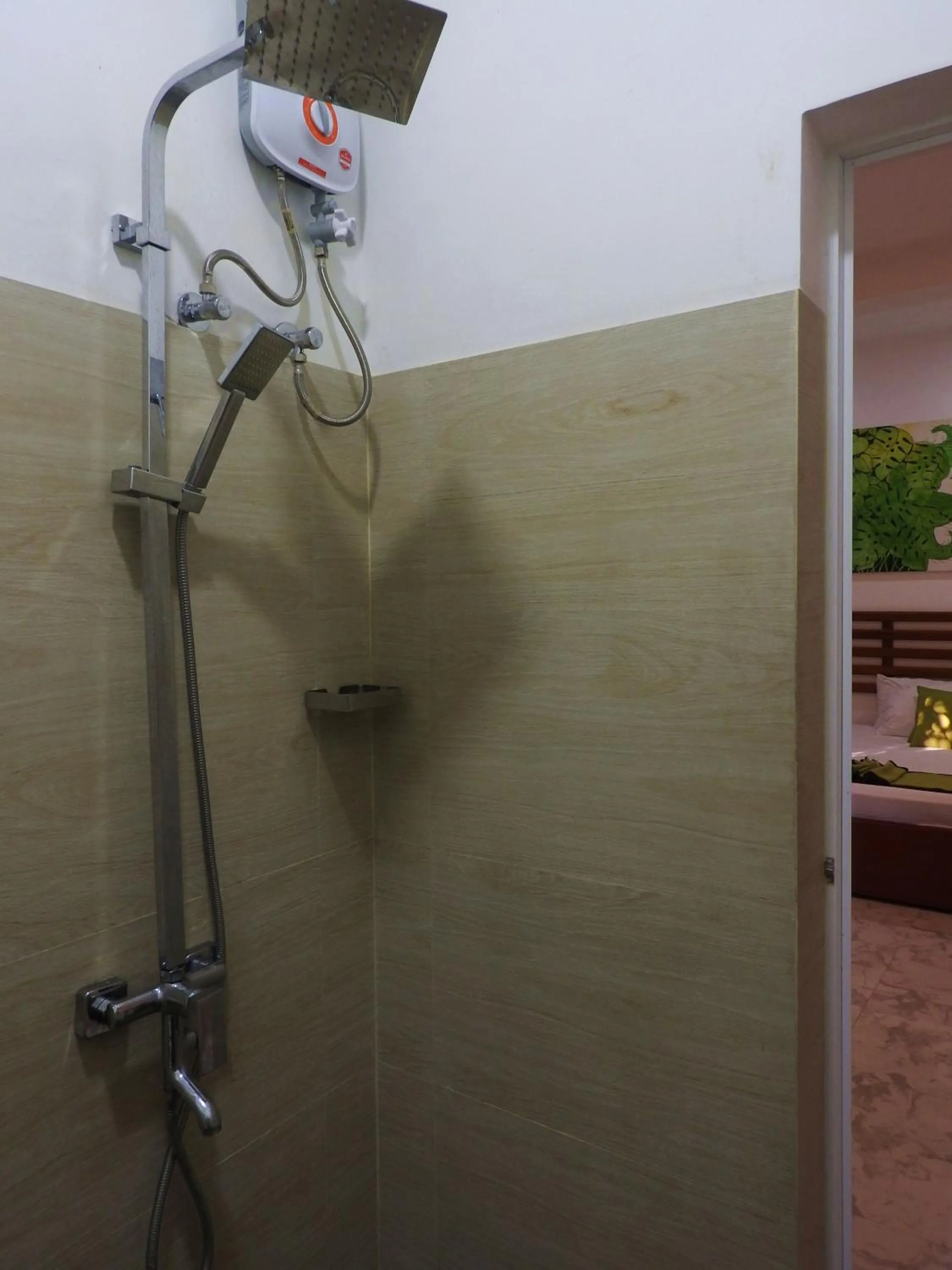 Shower in Green Heaven Resort Kandy